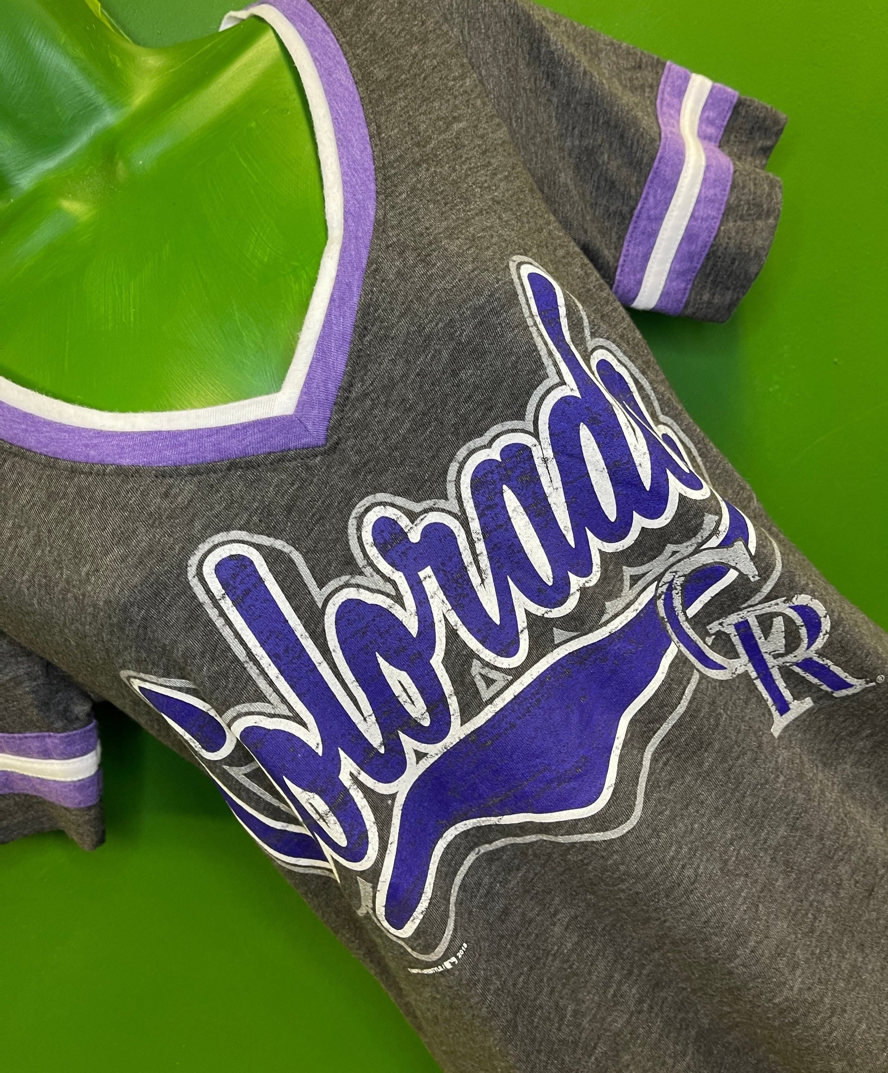 MLB Colorado Rockies Heathered Grey V-Neck T-Shirt Women's Small