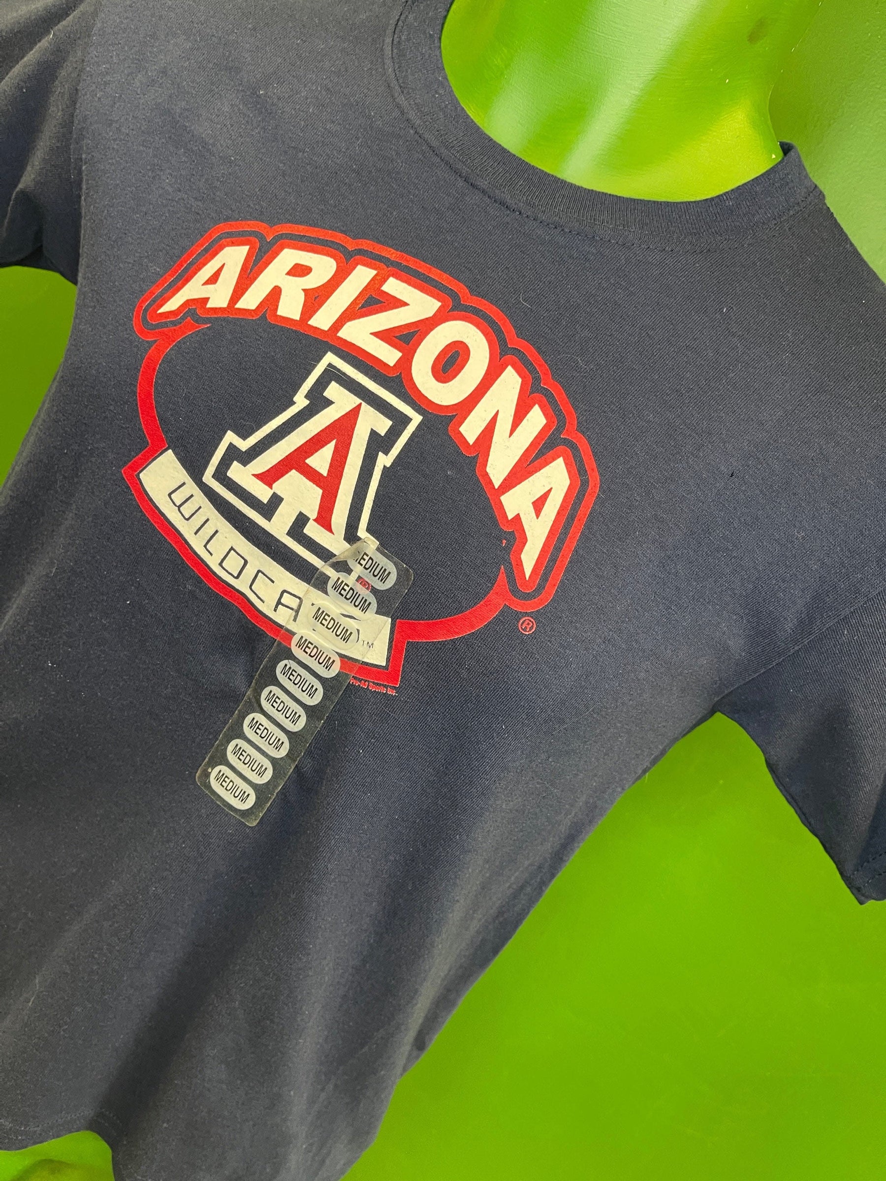 NCAA University of Arizona Wildcats 100% Cotton T-Shirt Youth Medium 10-12 NWT