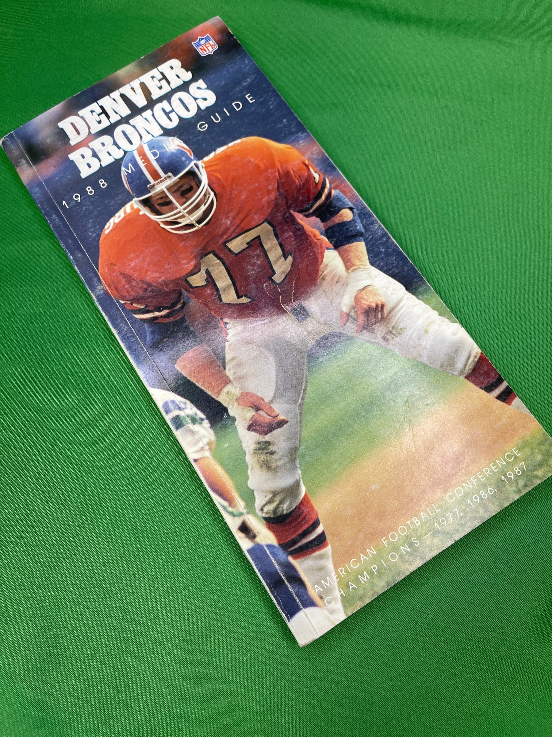NFL Denver Broncos Vintage 1988 Media Guide Press Book Collectable