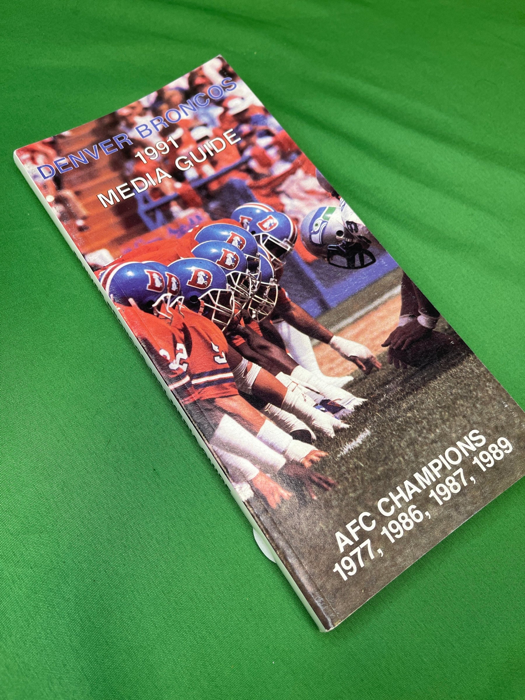 NFL Denver Broncos Vintage 1991 Media Guide Press Book Collectable