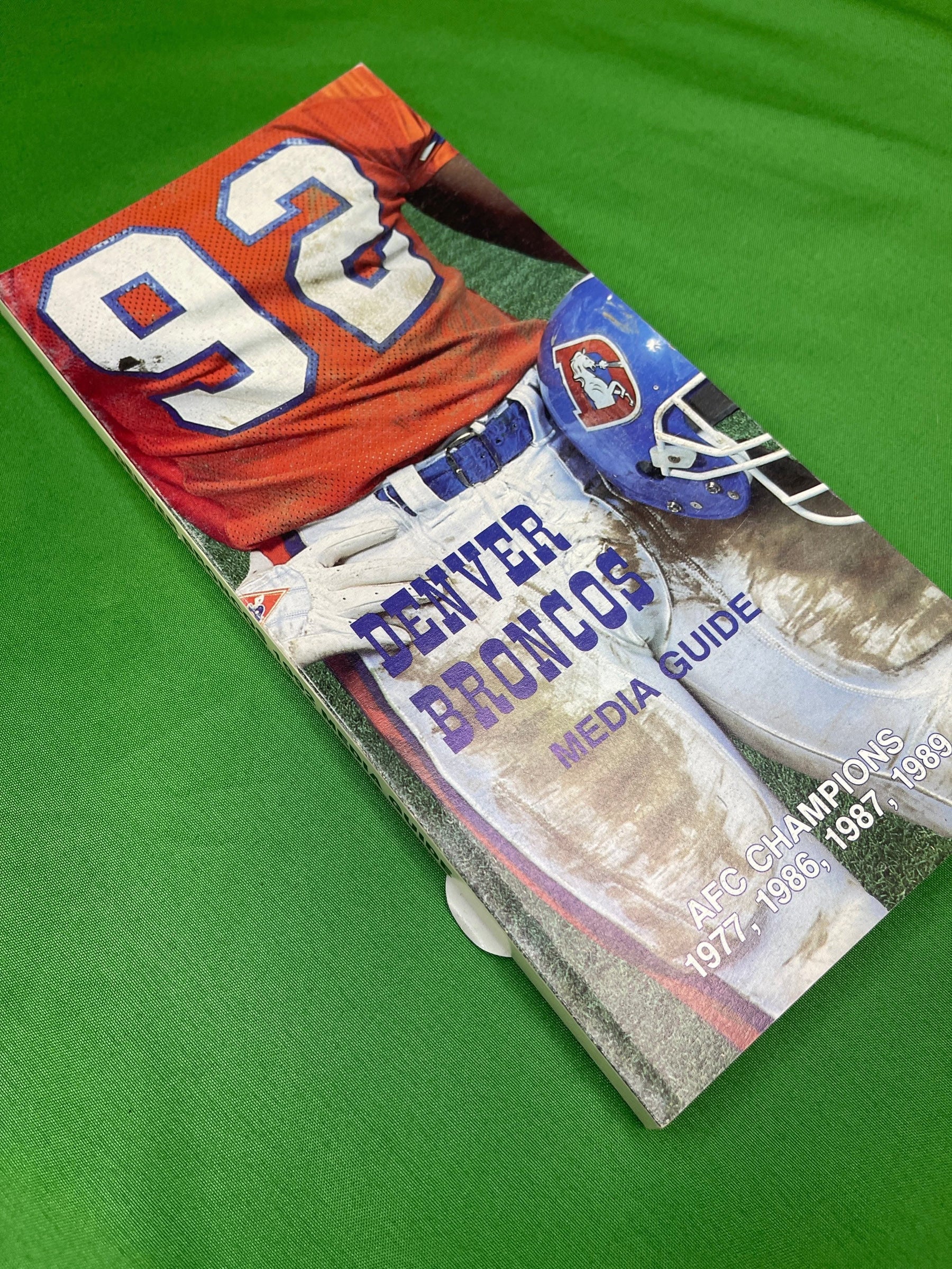 NFL Denver Broncos Vintage 1992 Media Guide Press Book Collectable