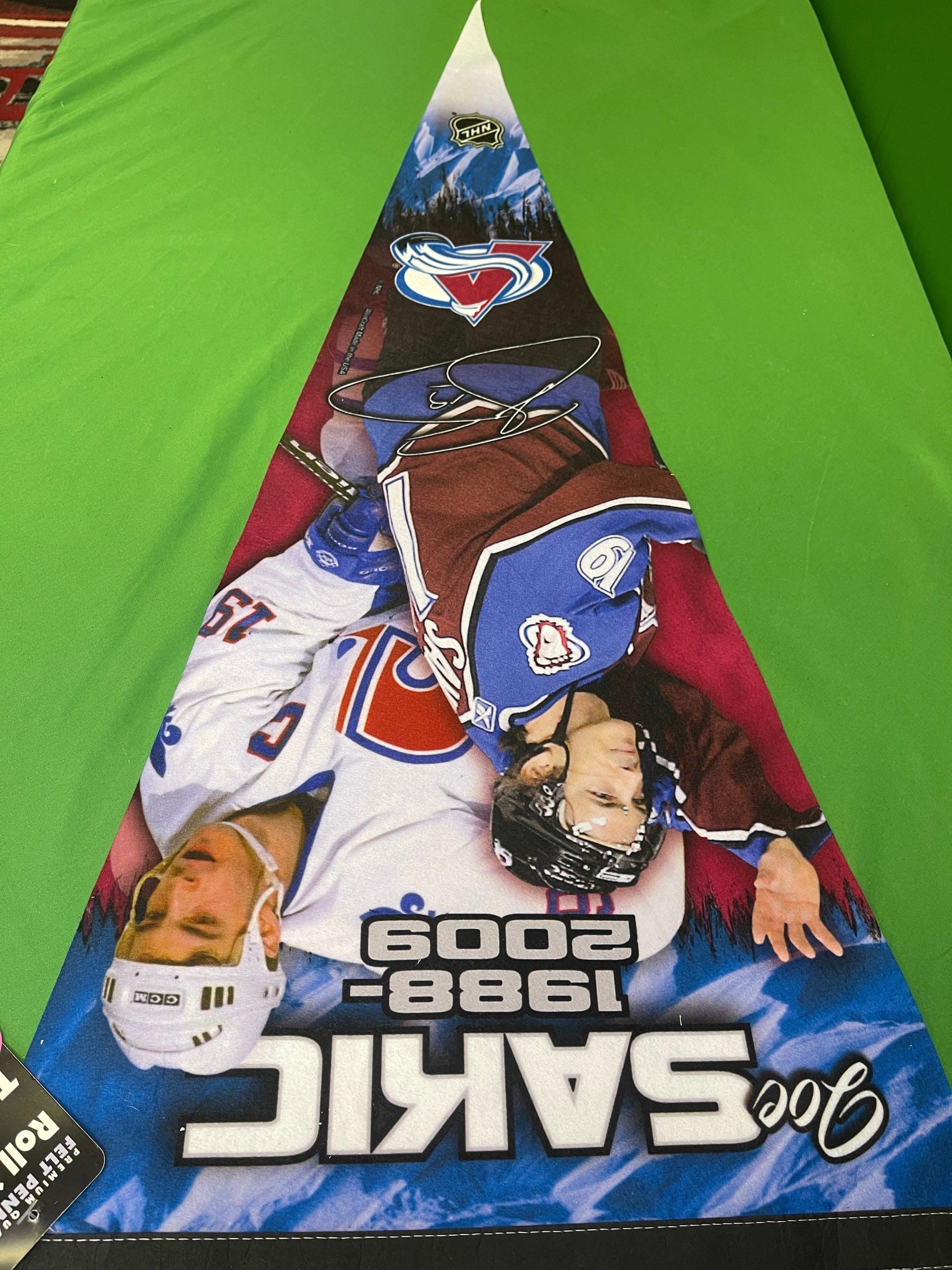 NHL Colorado Avalanche Joe Sakic #19 Commemorative Jumbo Pennant NWT