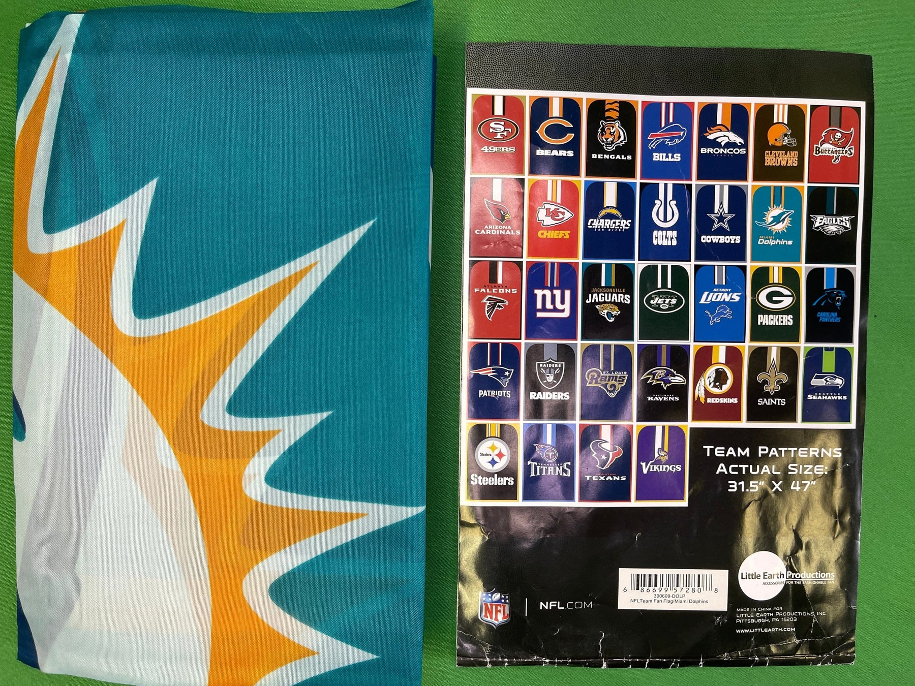 NFL Miami Dolphins Fan Flag Wearable 32" x 47" NWT