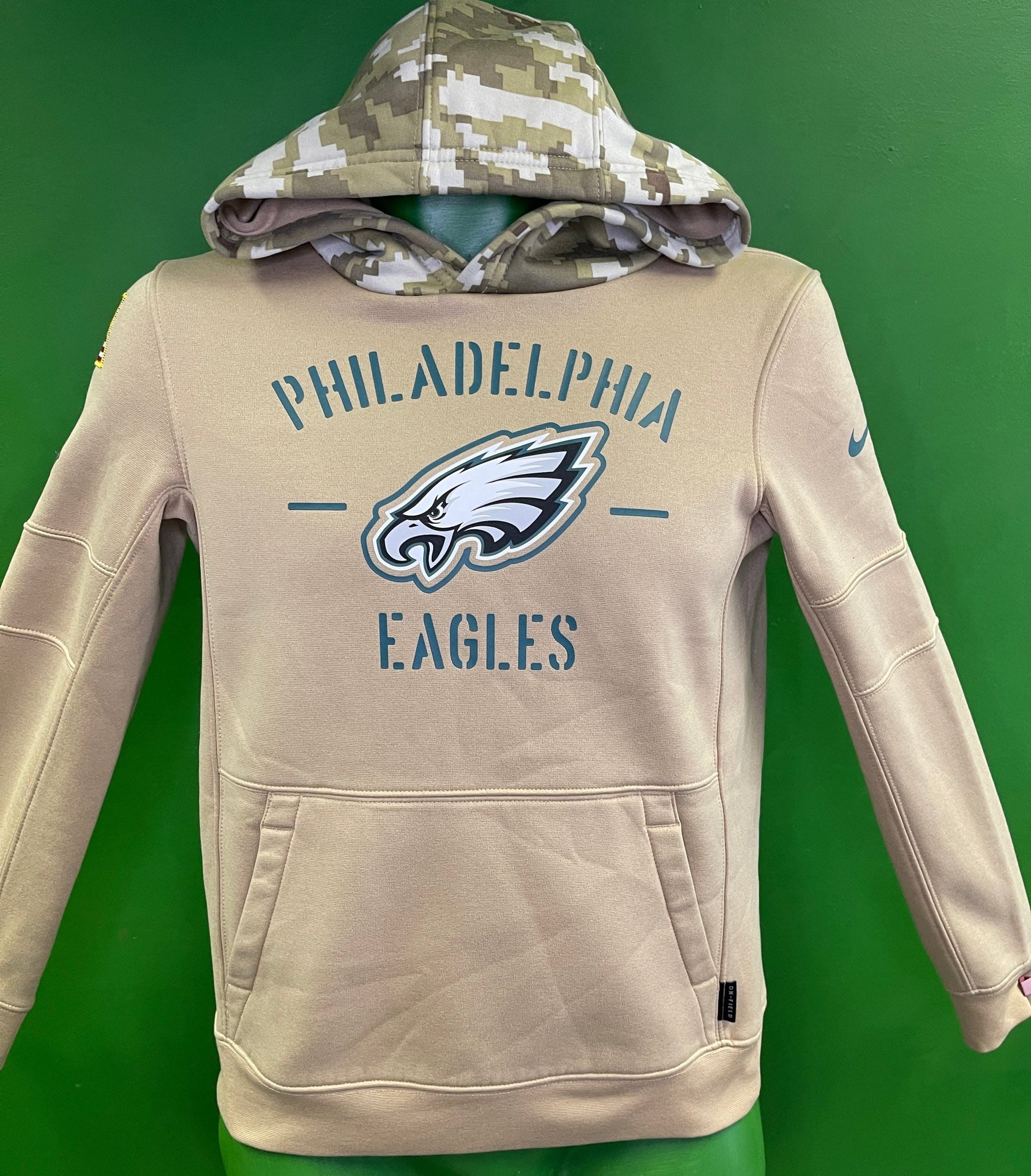 NFL Philadelphia Eagles Salute 2 Service Camo Pullover Hoodie Youth Medium 10-12