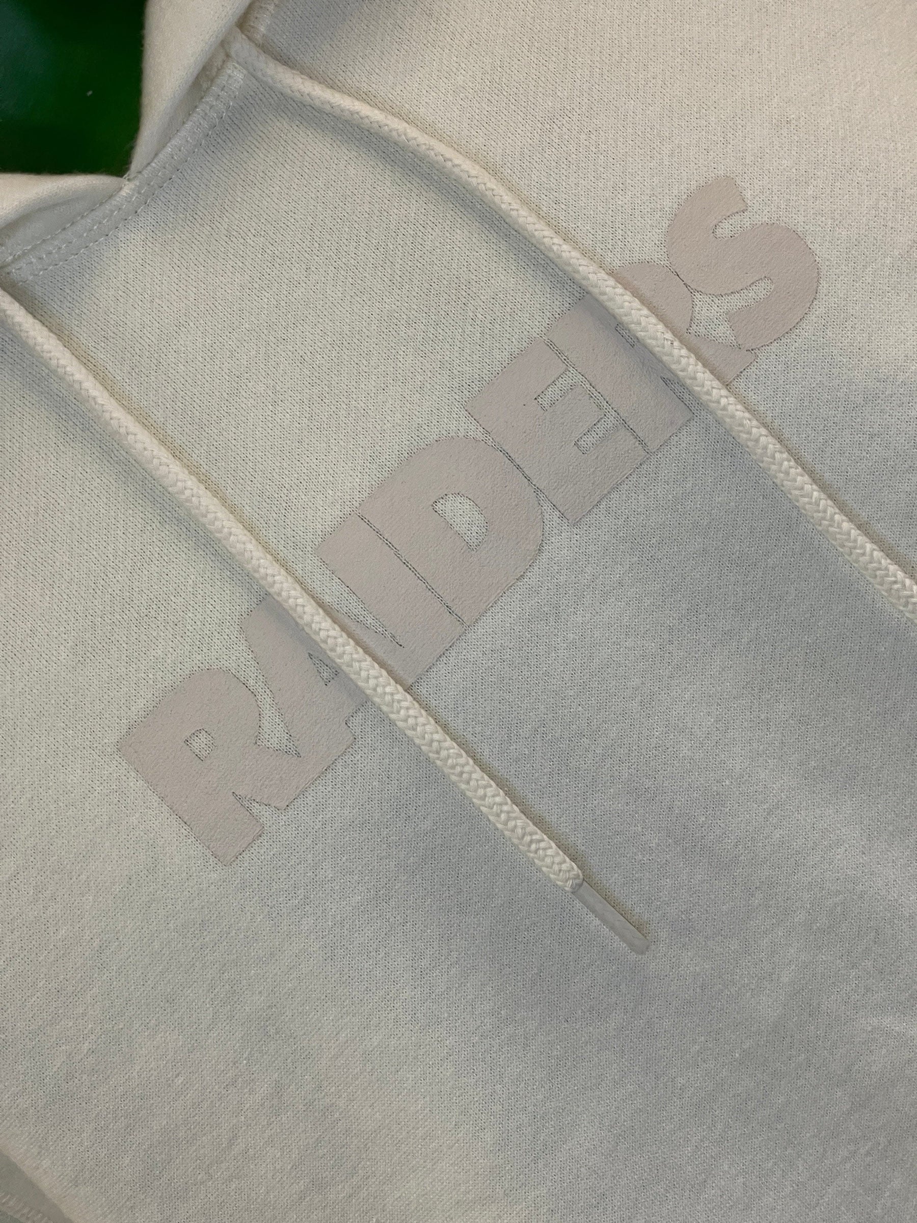 NFL Las Vegas Raiders Unique Understated Cream Pullover Hoodie Men's Medium NWT