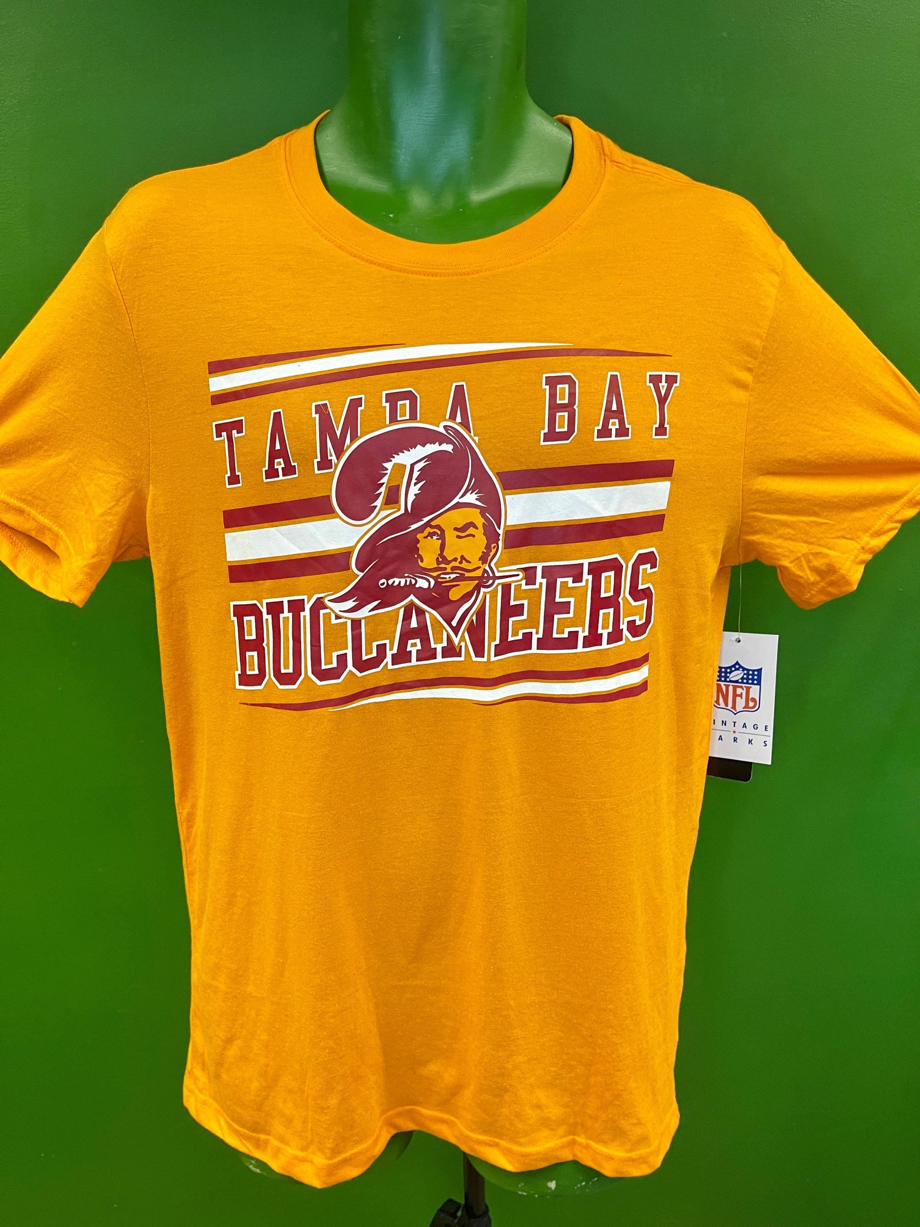 NFL Tampa Bay Buccaneers Vintage-Inspired T-Shirt Men's X-Large NWT