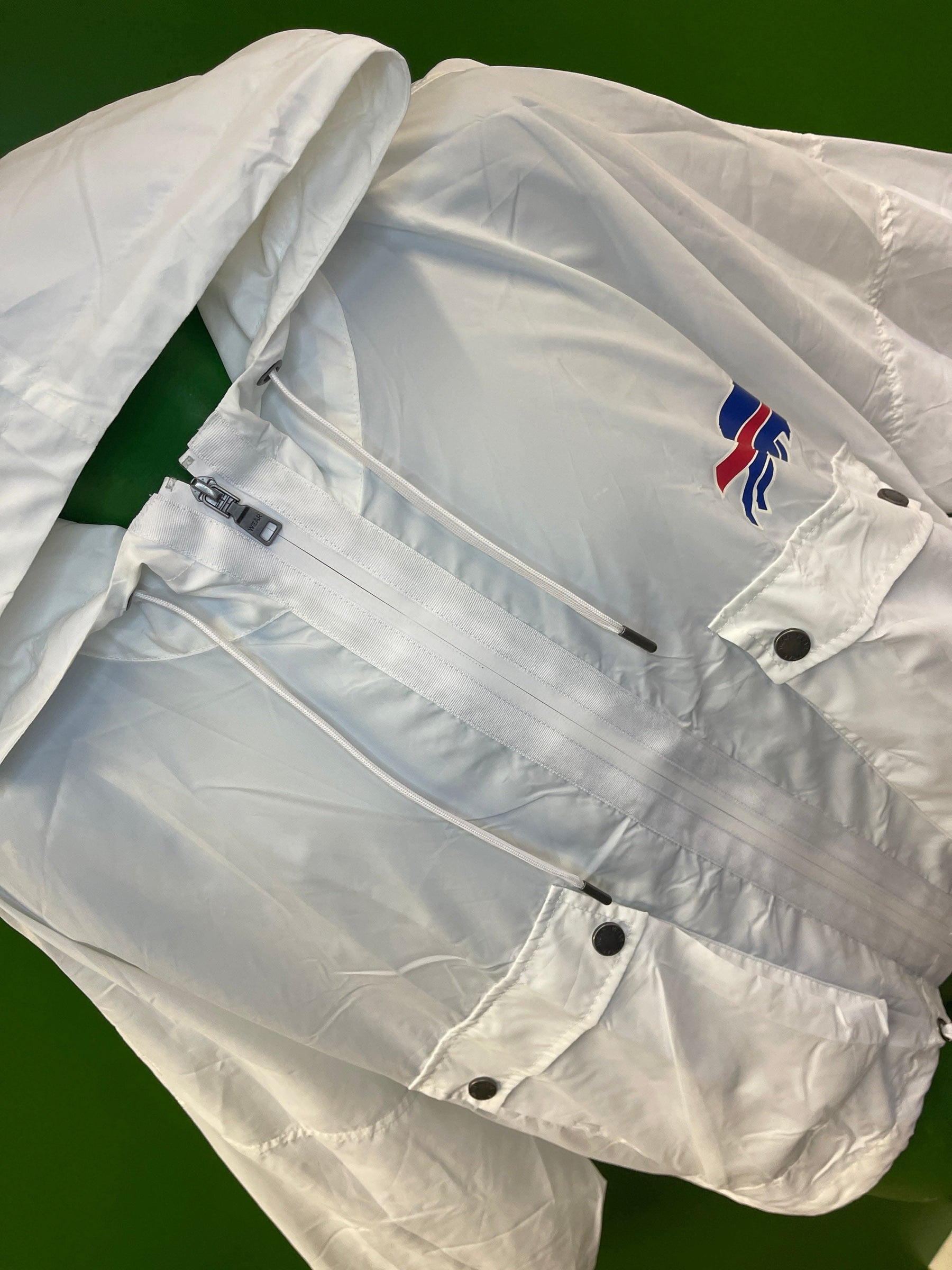 NFL Buffalo Bills Cropped Full-Zip Windbreaker/Jacket Women's 2X-Large NWT
