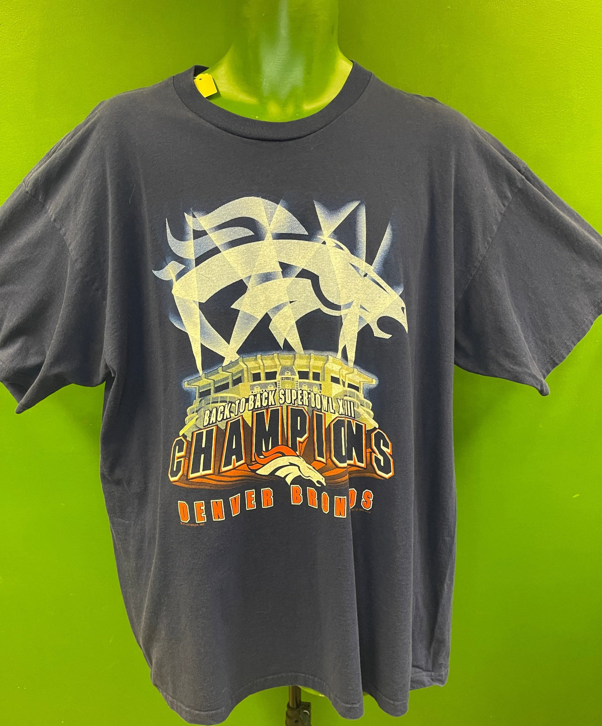 NFL Denver Broncos Super Bowl XXXIII Back to Back Champions T-Shirt Men's X-Large