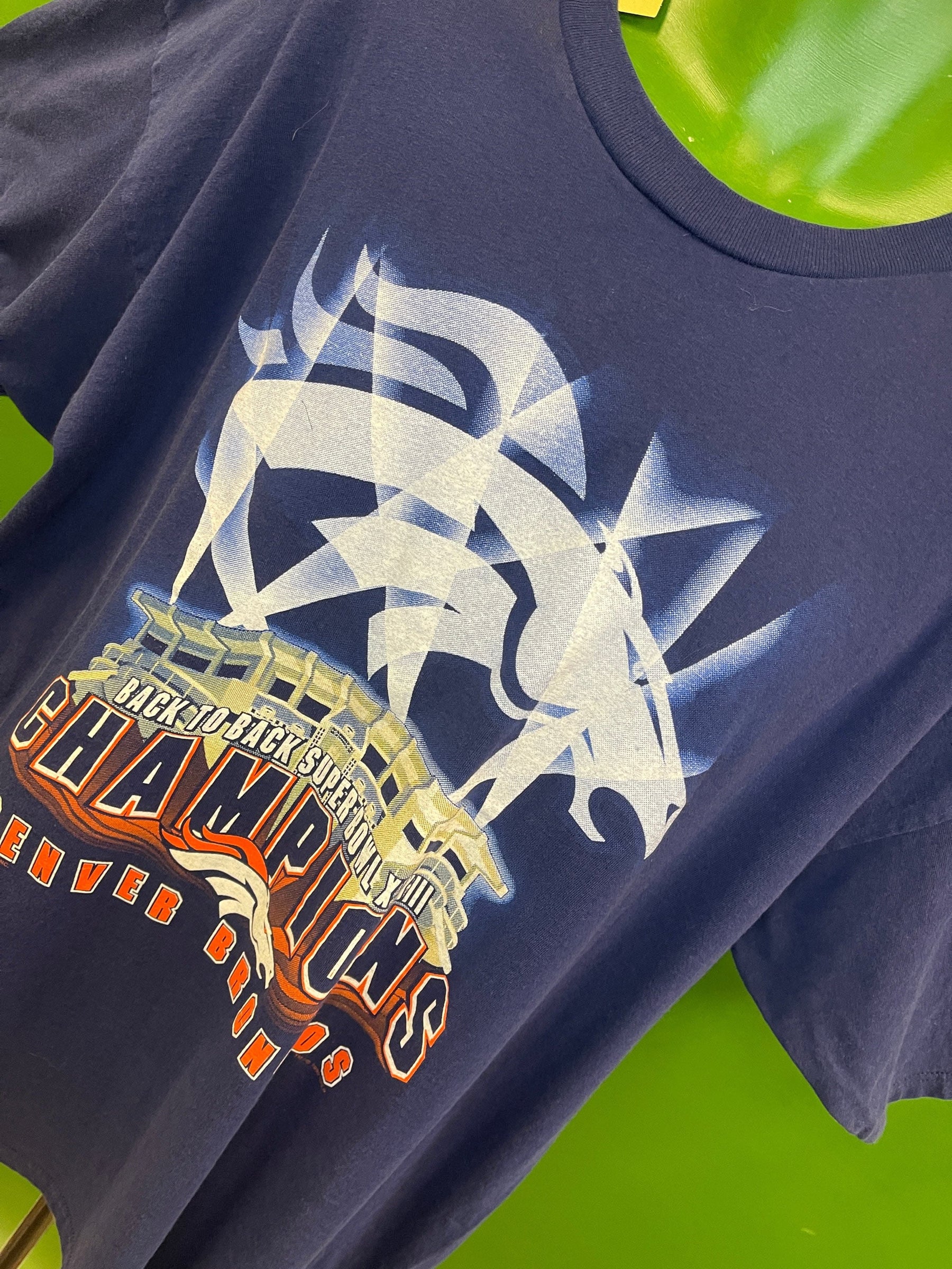 NFL Denver Broncos Super Bowl XXXIII Back to Back Champions T-Shirt Men's X-Large