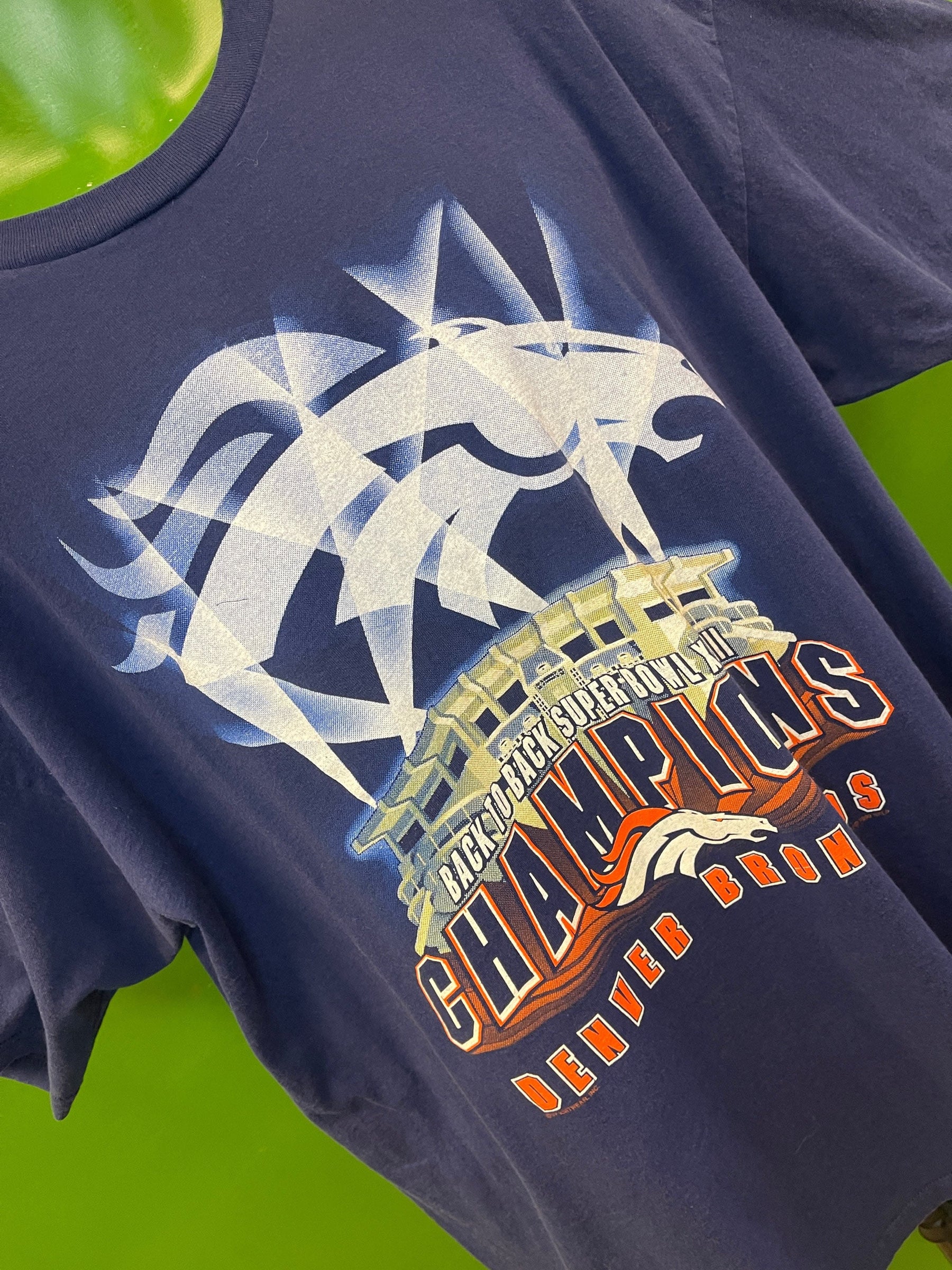 NFL Denver Broncos Super Bowl XXXIII Back to Back Champions T-Shirt Men's X-Large
