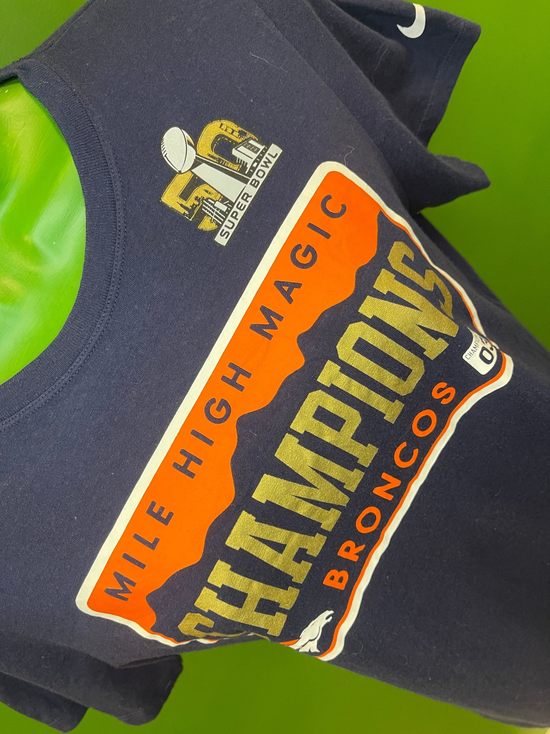 NFL Denver Broncos Super Bowl 50 Champions Athletic Cut T-Shirt Women's Medium