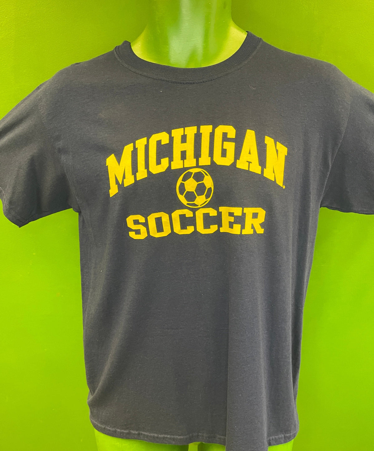 NCAA Michigan Wolverines Soccer T-Shirt Youth Large 14-16 NWT