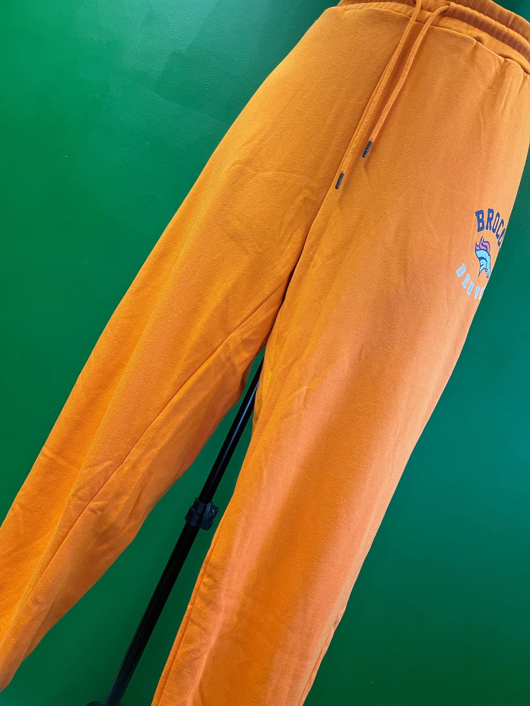 NFL Denver Broncos Orange Joggers Men's 2X-Large NWT