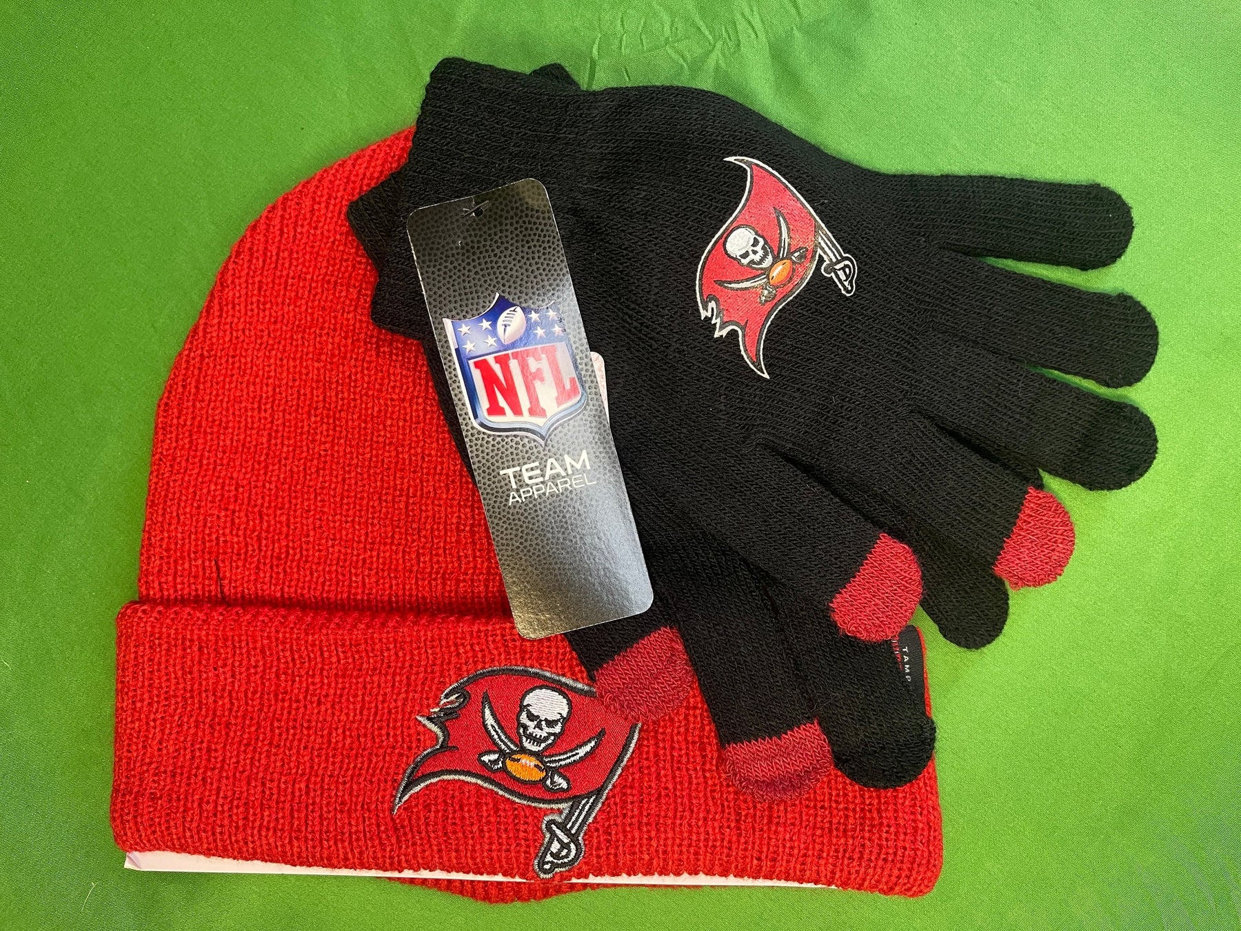 NFL Tampa Bay Buccaneers Woolly Hat & Gloves Set OSFM NWT