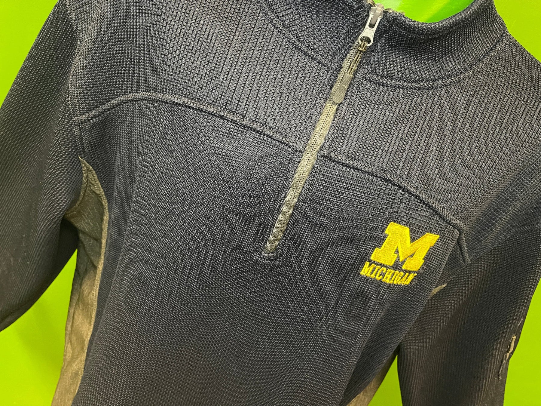 NCAA Michigan Wolverines Textured 1/4 Zip Pullover Jacket Men's X-Large