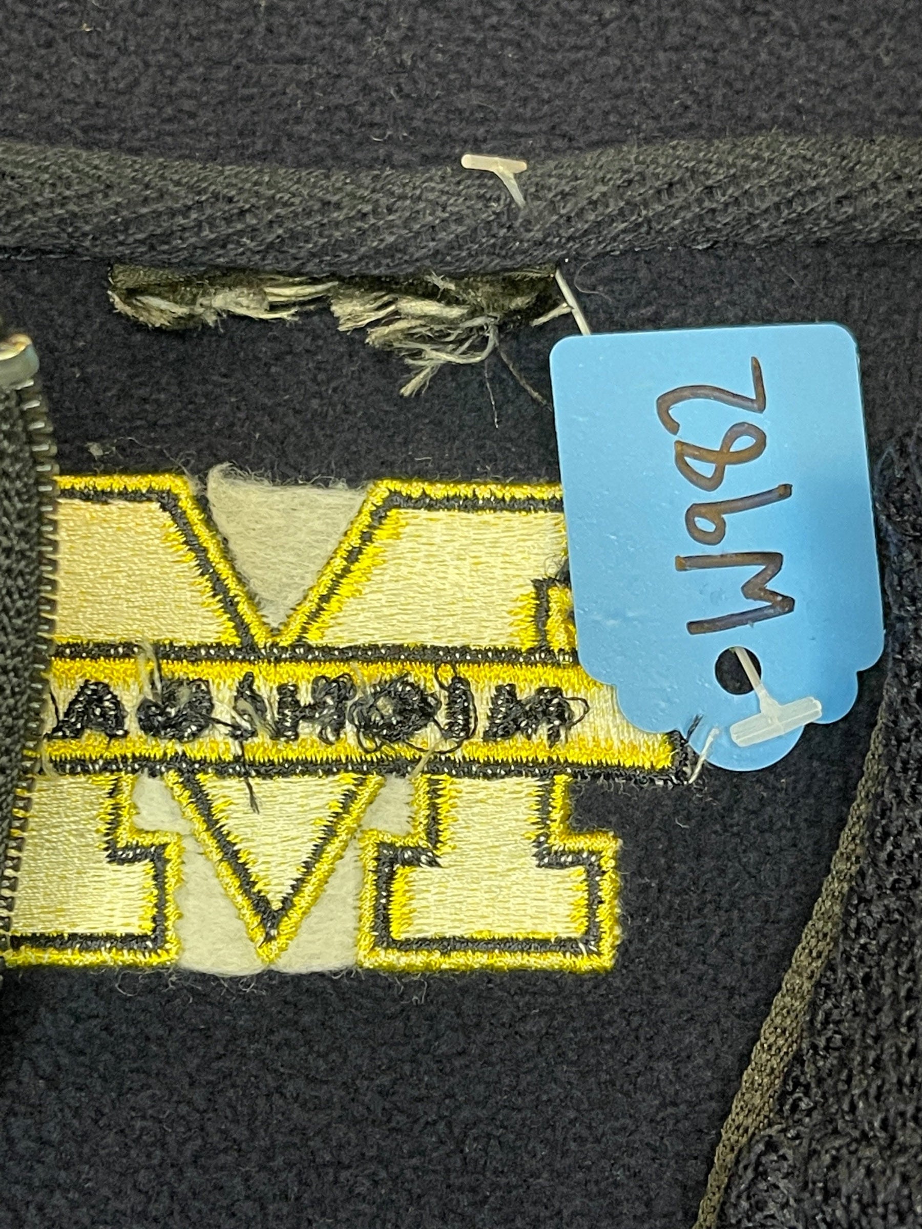 NCAA Michigan Wolverines Textured 1/4 Zip Pullover Jacket Men's X-Large