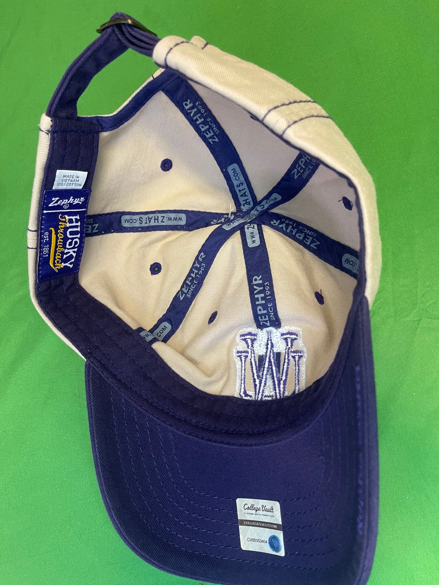 NCAA Washington Huskies Zephyr Distressed Strapback Hat/Cap OSFM NWT