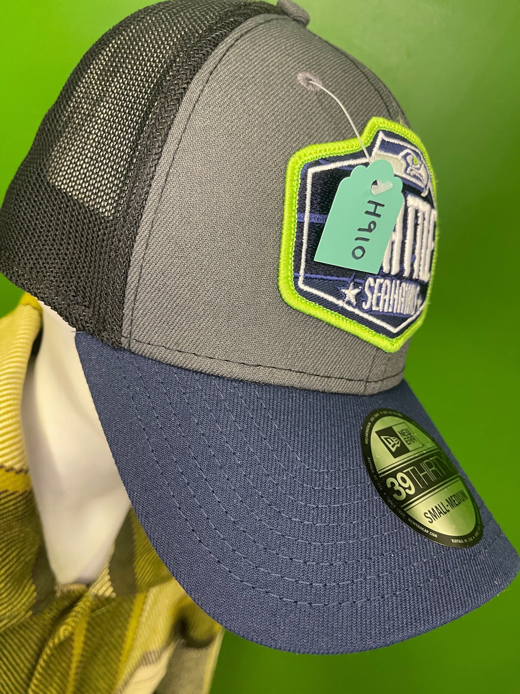 NFL Seattle Seahawks New Era 39THIRTY Fitted Hat/Cap Small/Medium NWT