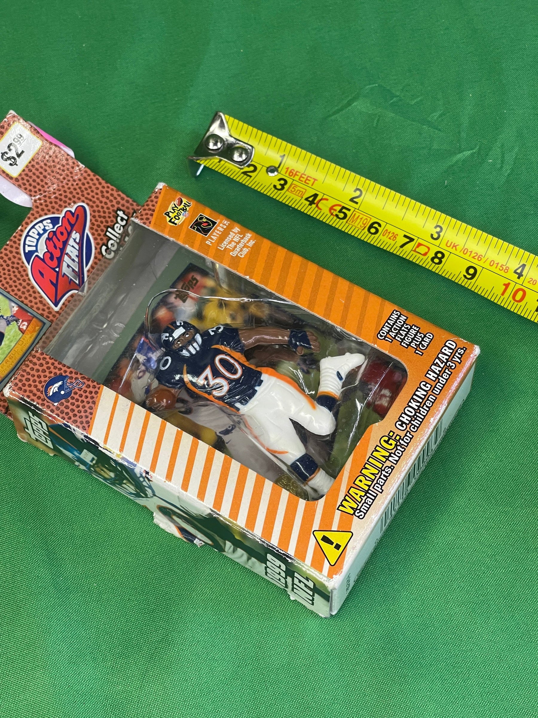 NFL Denver Broncos Terrell Davis #30 Topps Vintage Action Flats Figure & Card NWT