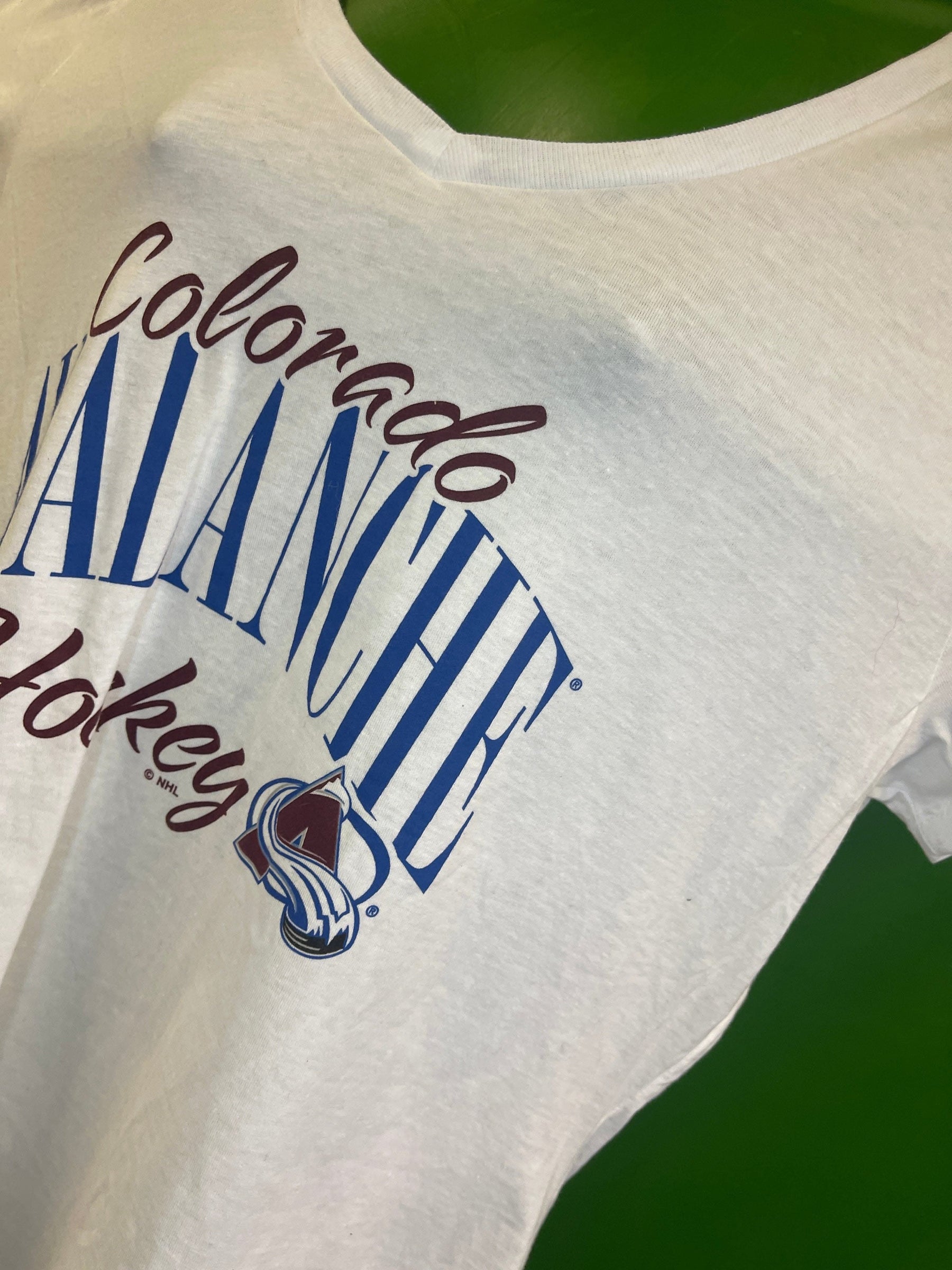 NHL Colorado Avalanche White V-Neck T-Shirt Women's Large NWT