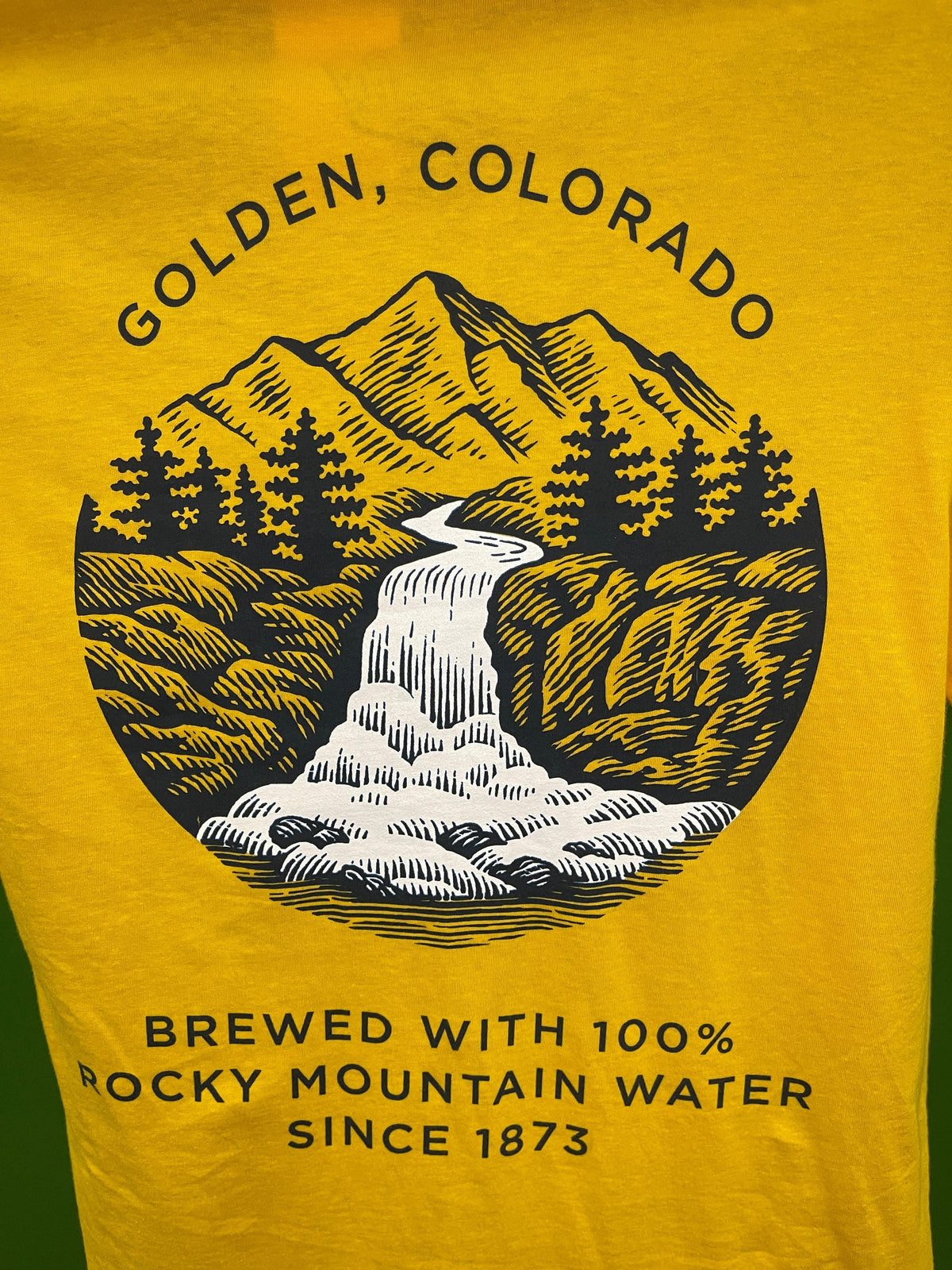 Coors Banquet Beer Golden Colorado T-Shirt Men's Small NWT