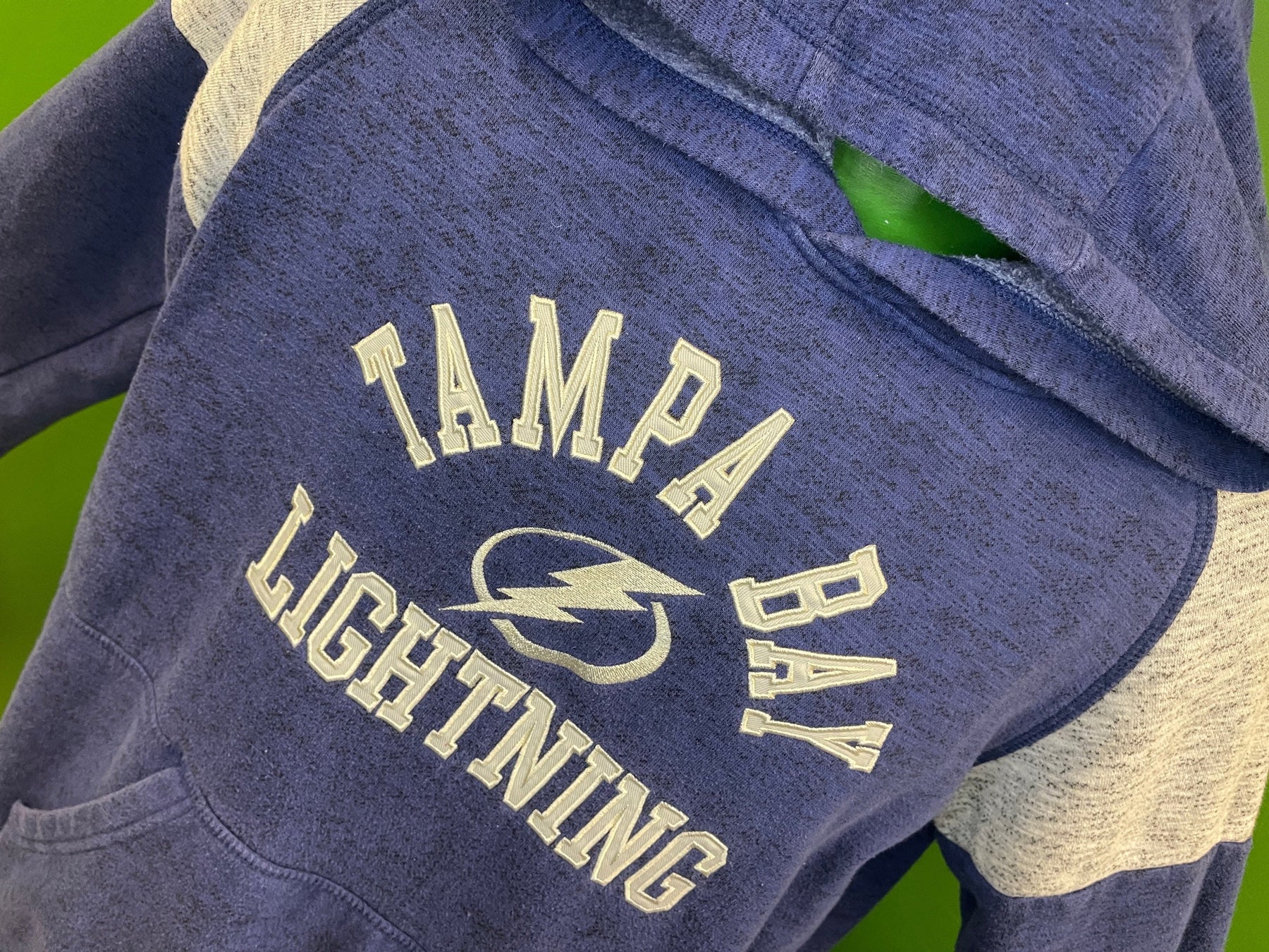 NHL Tampa Bay Lightning 100% Cotton Pullover Hoodie Youth Medium/Large