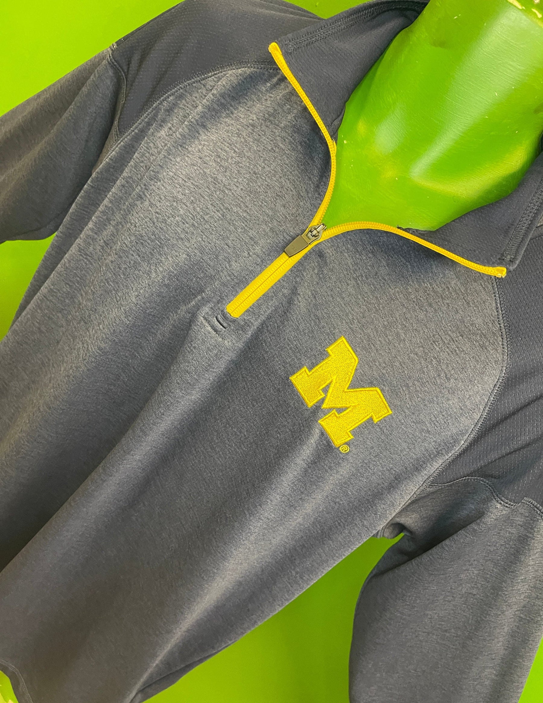 NCAA Michigan Wolverines Champion Lightweight 1/4 Zip Pullover Men's Large