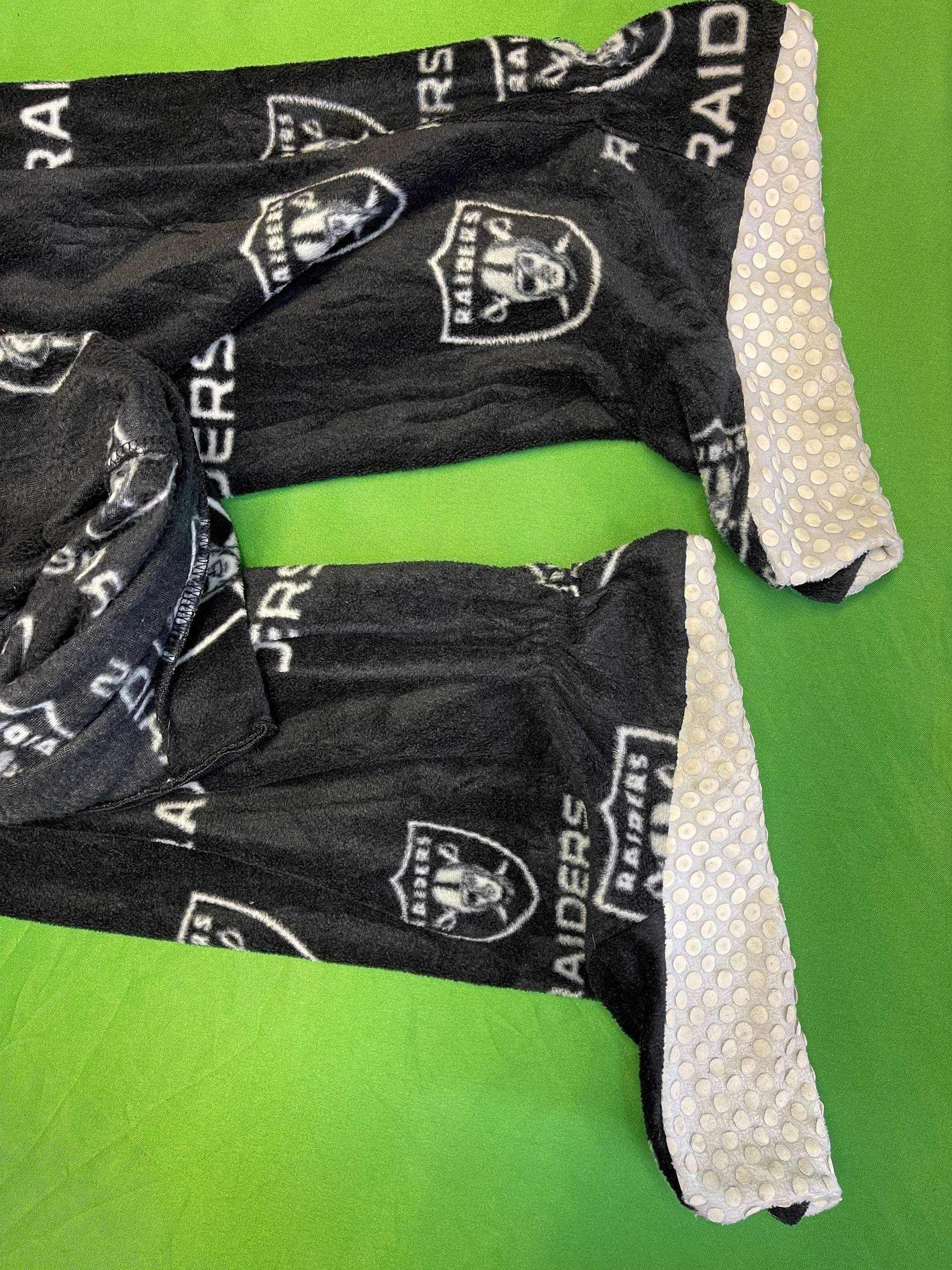 NFL Las Vegas Raiders Fleece Full-Zip L/S Footed Onesie Pyjamas Men's Small