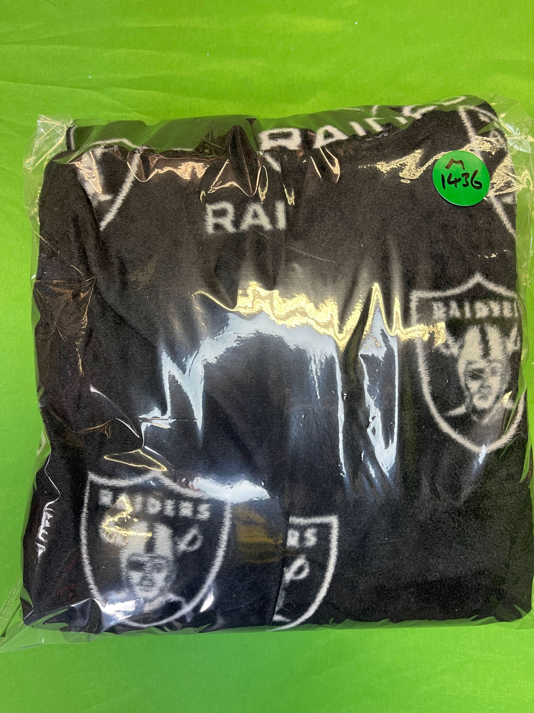 NFL Las Vegas Raiders Fleece Full-Zip L/S Footed Onesie Pyjamas Men's Small