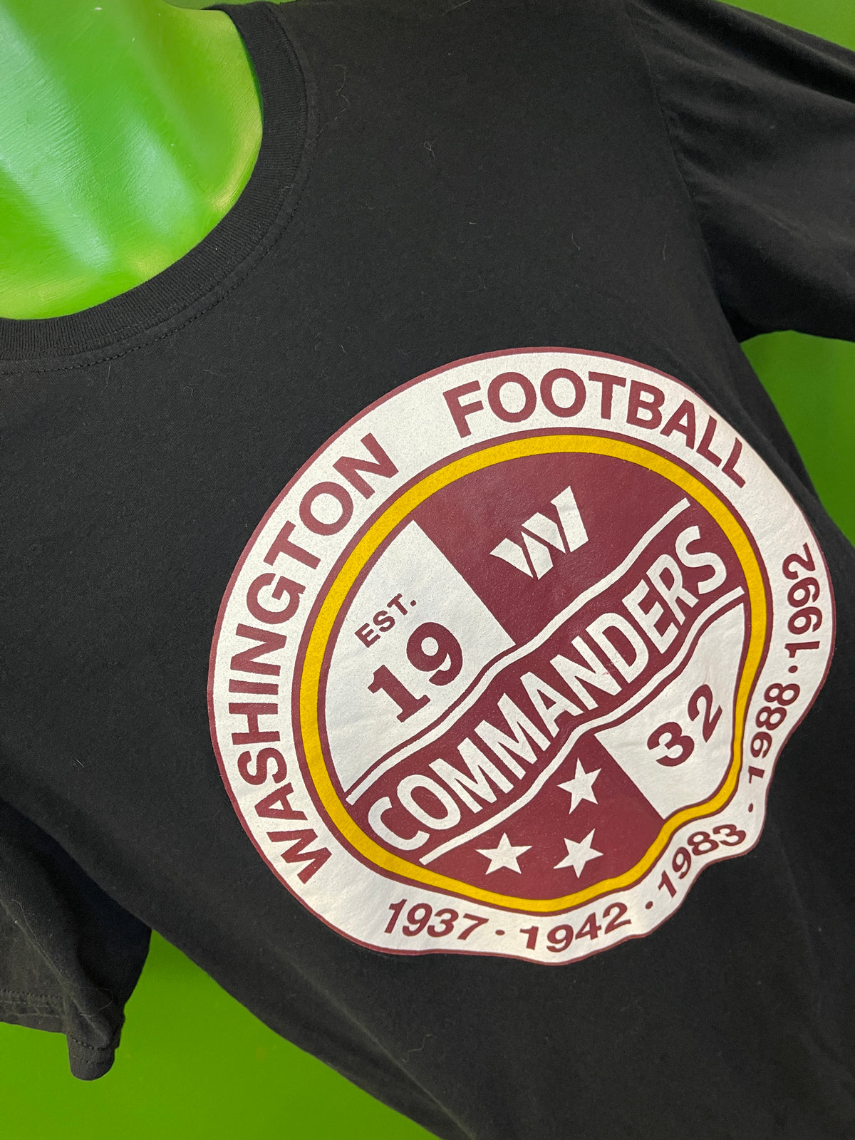 NFL Washington Commanders 100% Cotton T-Shirt Men's Medium
