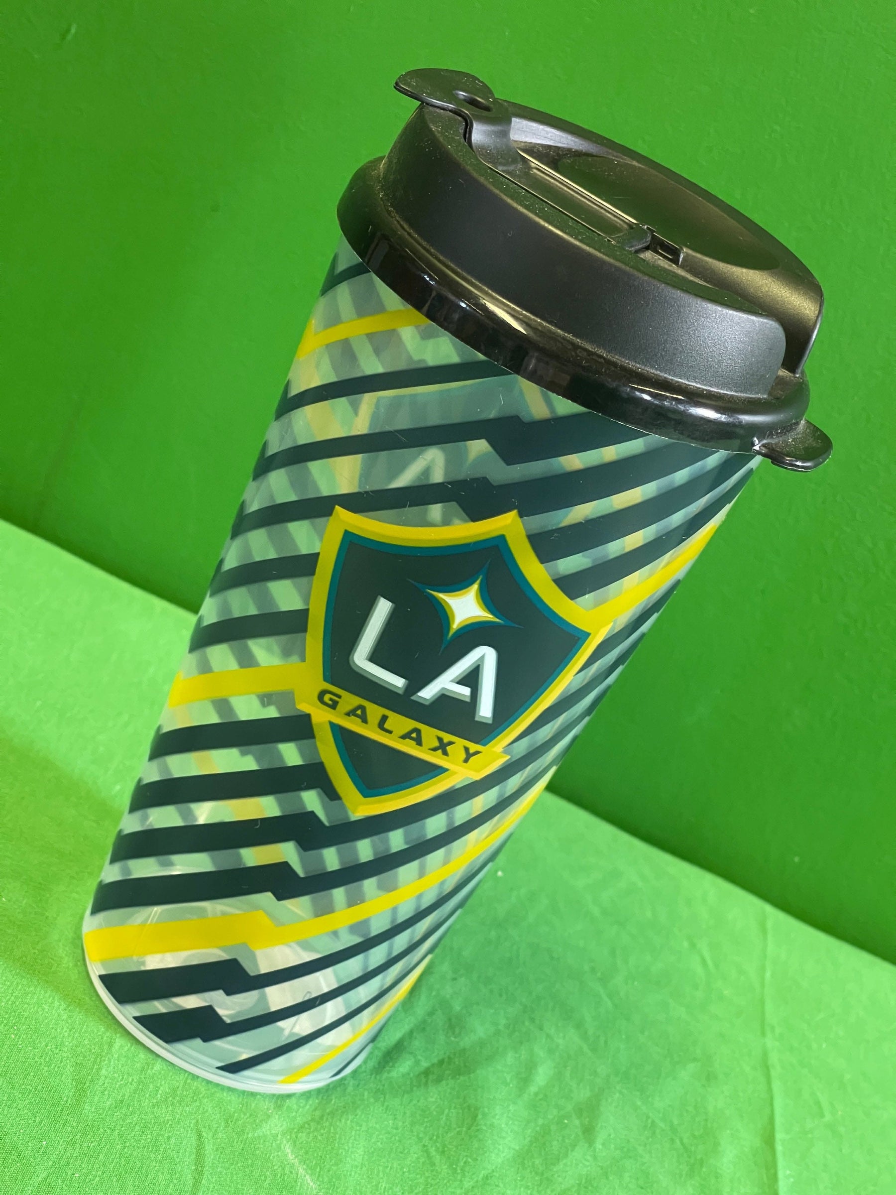 MLS LA Galaxy 32 oz Plastic Tumbler w/Lid NWT