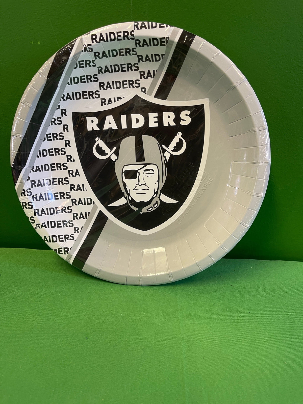 NFL Las Vegas Raiders Set of 8 9.75" Disposable Party Paper Plates NWT