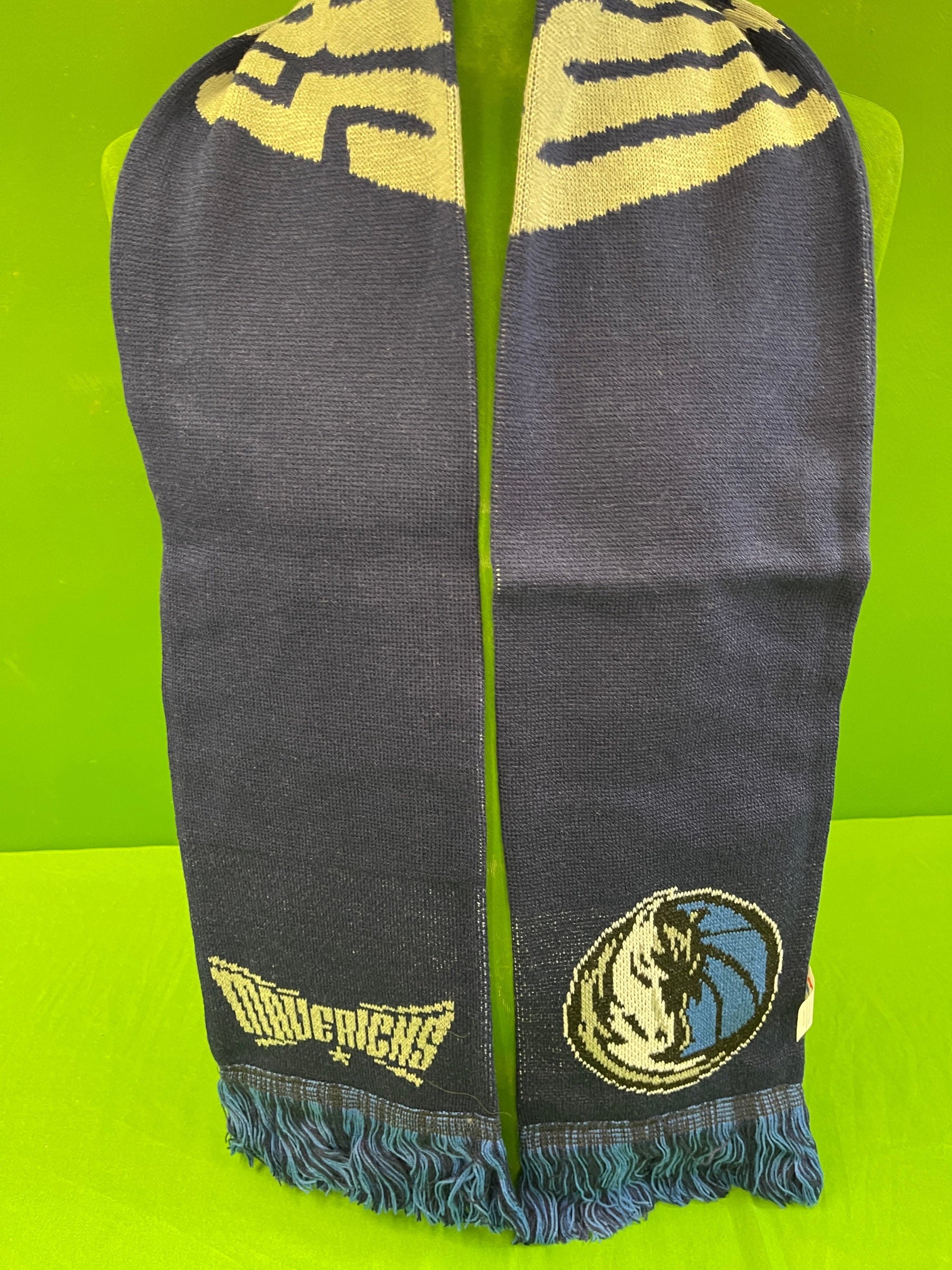NBA Dallas Mavericks FOCO Wordmark Design Acrylic Scarf NWT