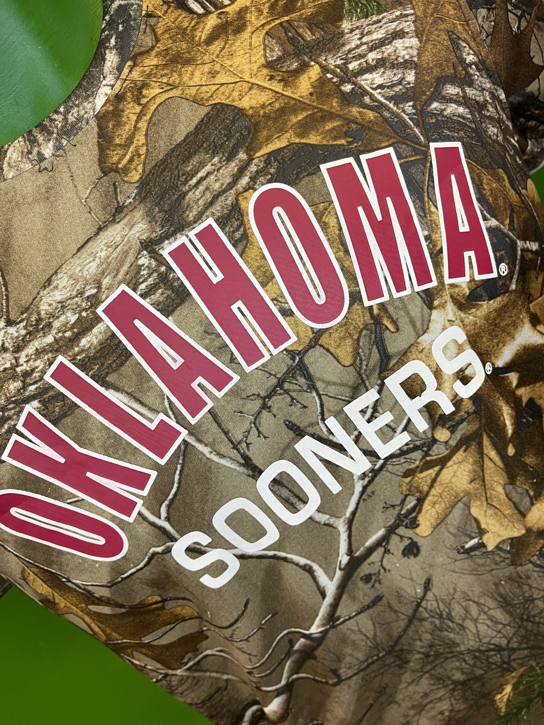 NCAA Oklahoma Sooners Colosseum RealTree Camo T-Shirt Youth Medium/Large 12-14
