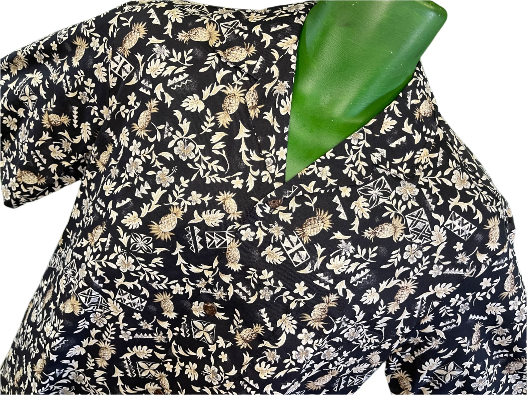 Made in Hawaii Black Hawaiian Aloha Shirt Men's Medium
