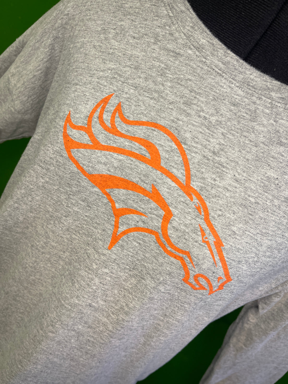 NFL Denver Broncos Heathered Grey Long Sleeve Shirt Women's Large