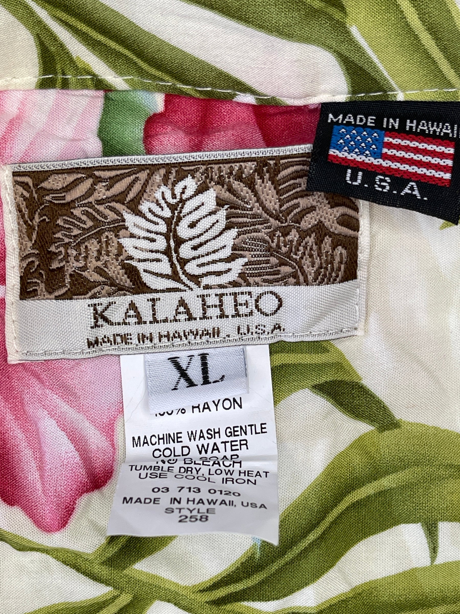 Hawaiian Aloha Shirt Made in Hawaii Cream Hibiscus Floral Men's X-Large