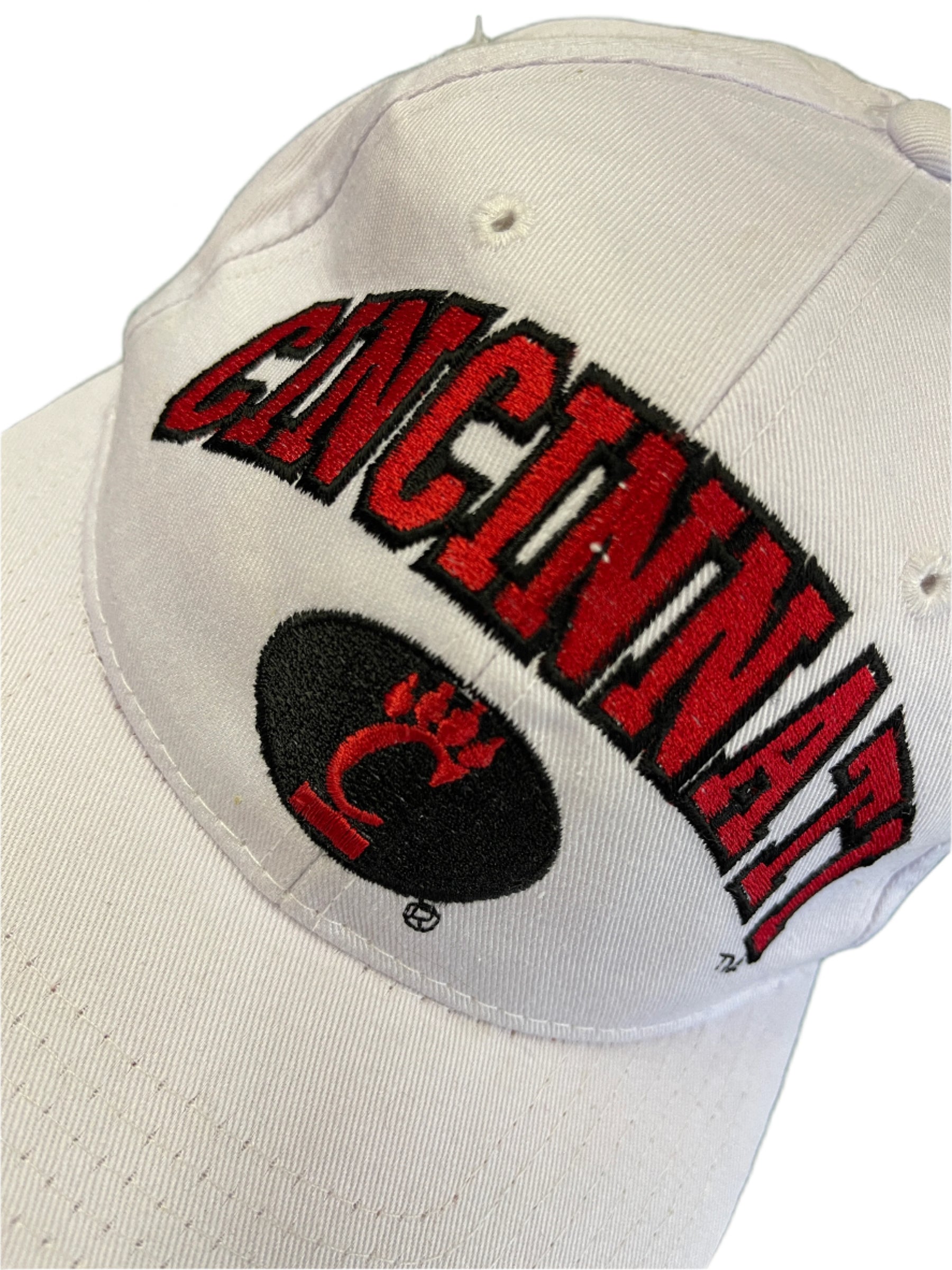 NCAA Cincinnati Bearcats Zephyr Hat/Cap White Snapback OSFA NWOT