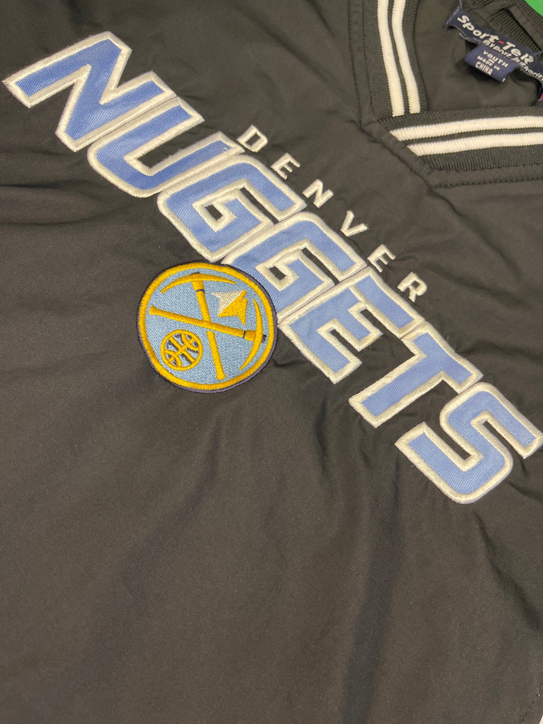 NBA Denver Nuggets Sideline Pullover Windbreaker Youth Medium 10-12
