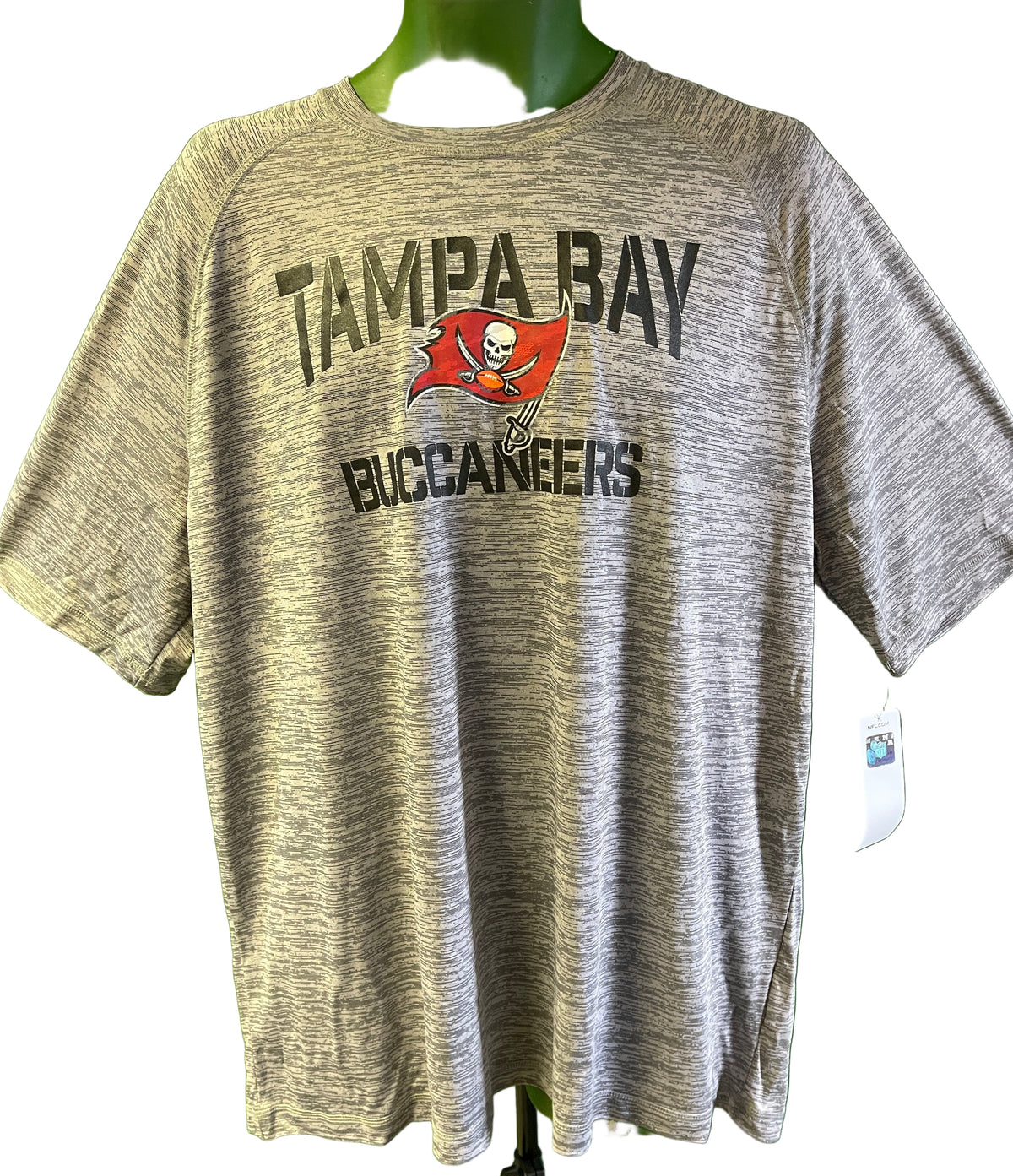 NFL Tampa Bay Buccaneers Wicking Grey T-Shirt Men's 2X-Large NWT