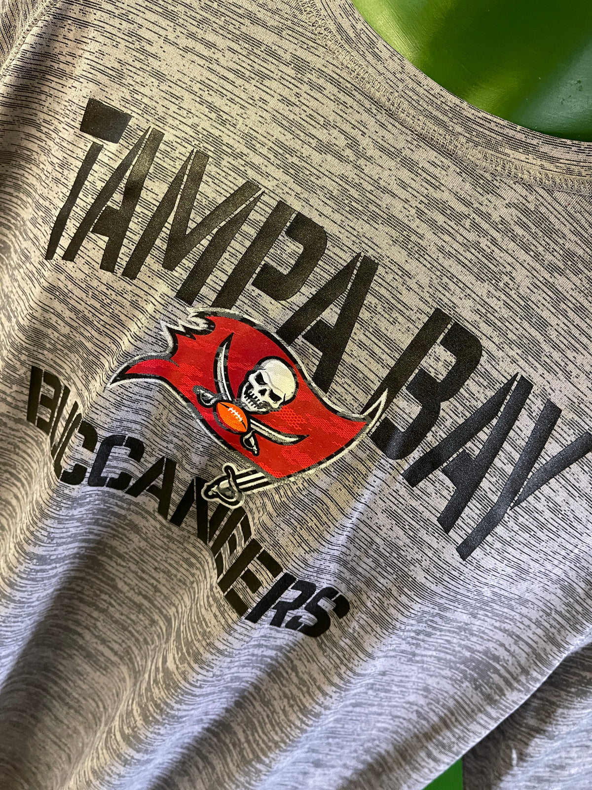 NFL Tampa Bay Buccaneers Wicking Grey T-Shirt Men's 2X-Large NWT