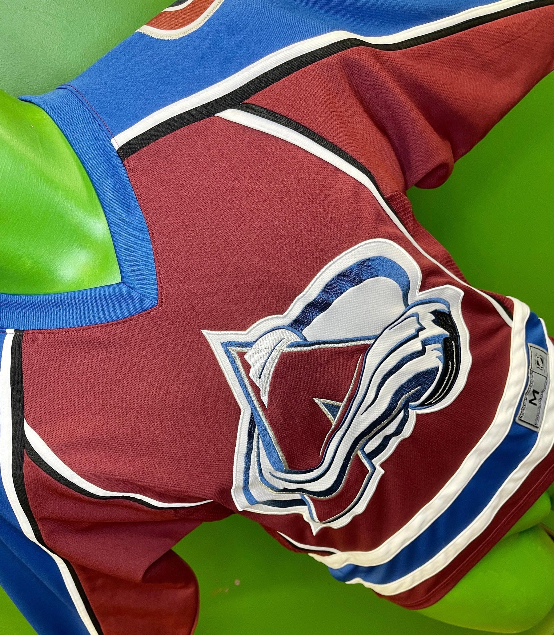 NHL Colorado Avalanche Ice Hockey Jersey Stitched Youth Medium 10-12