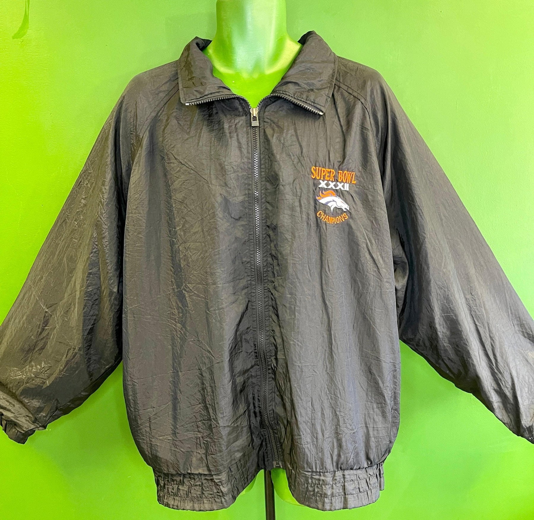 NFL Denver Broncos Logo 7 Vintage Super Bowl XXXII Champions Full Zip Black Shell Jacket Men's X-Large