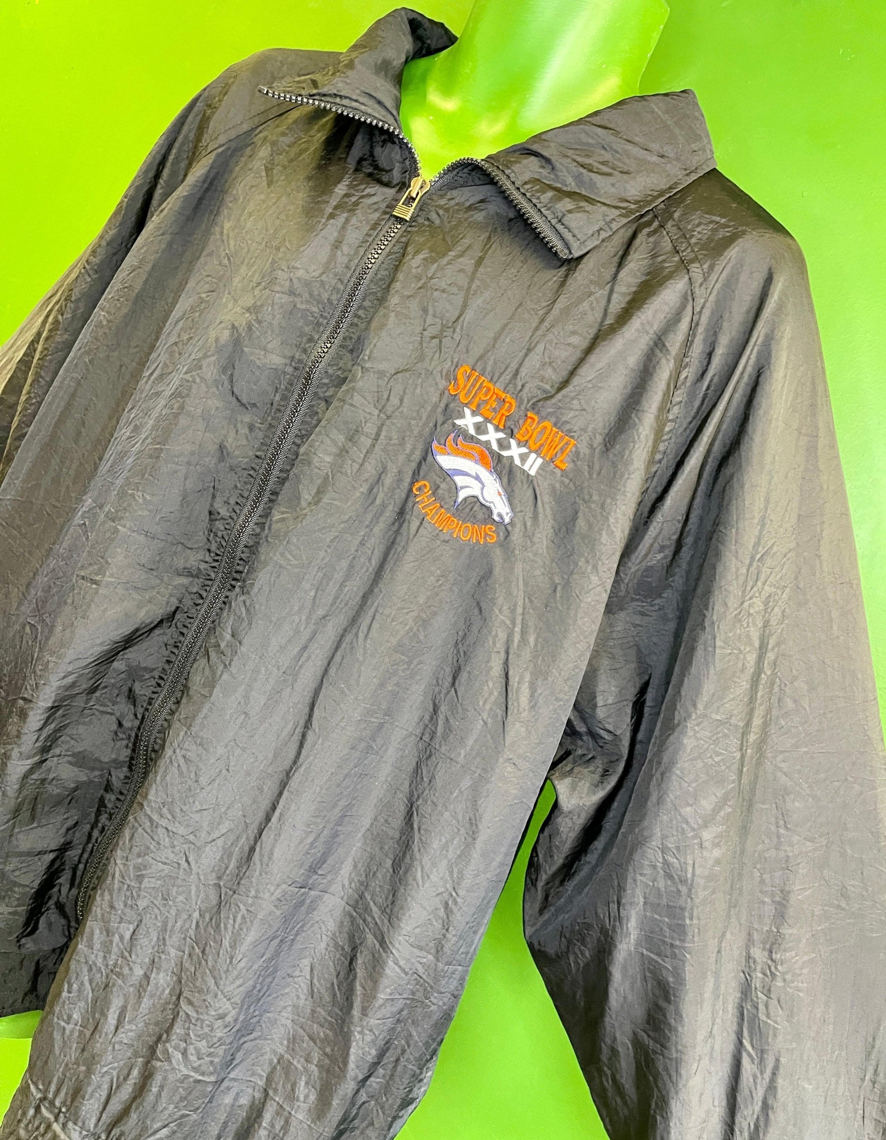 NFL Denver Broncos Logo 7 Vintage Super Bowl XXXII Champions Full Zip Black Shell Jacket Men's X-Large