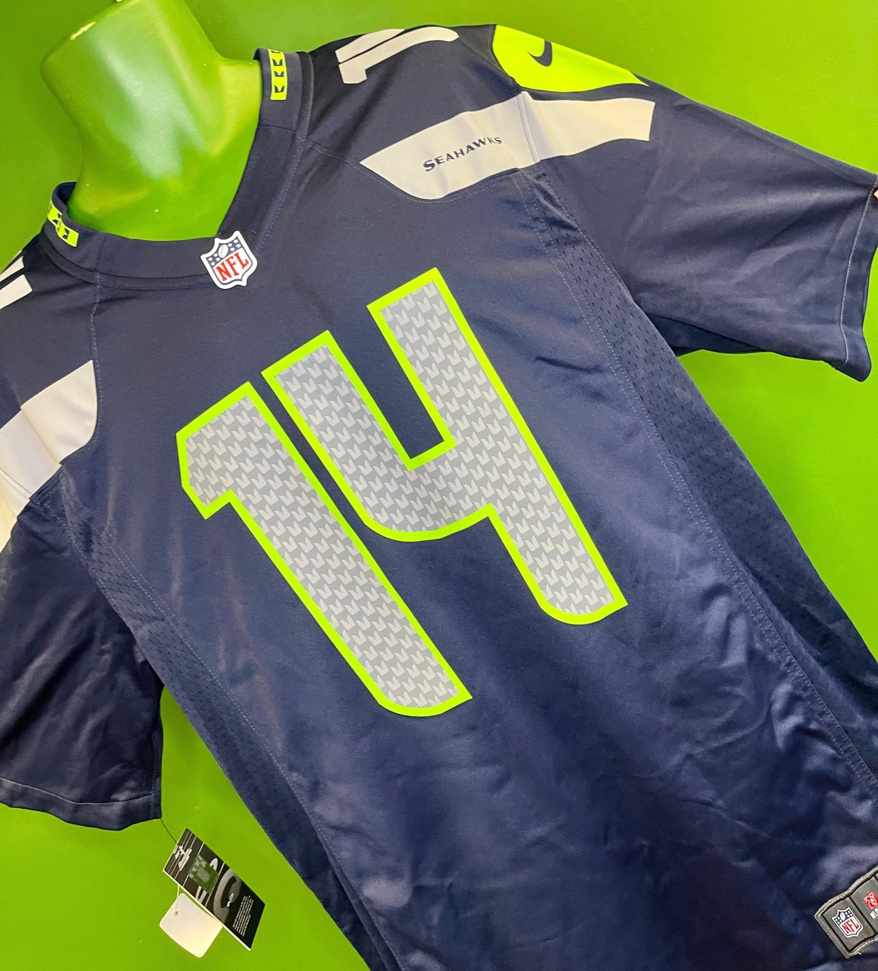 NFL Seattle Seahawks DK Metcalf #14 Game Jersey Men's Large NWT