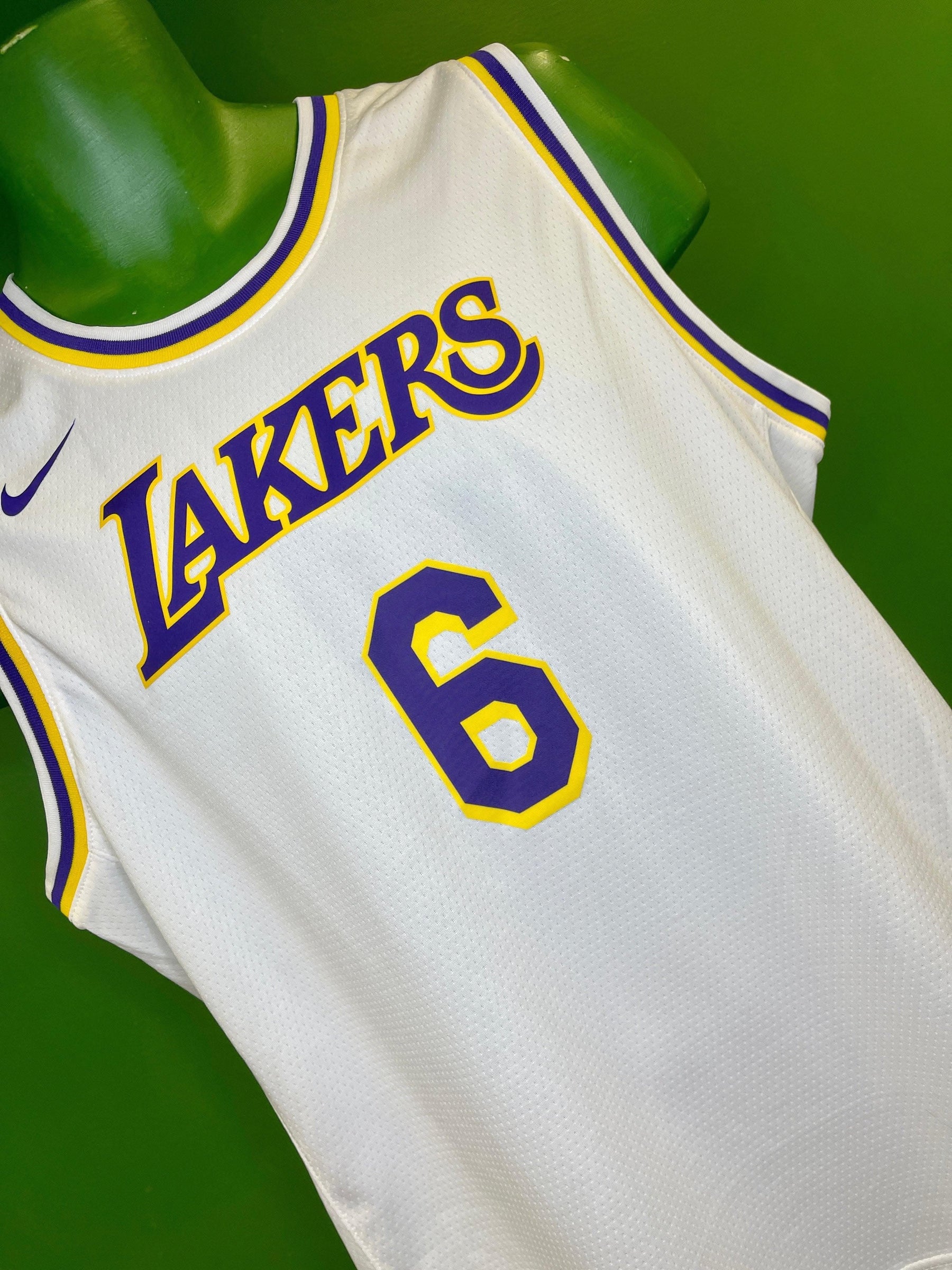 NBA Los Angeles Lakers LeBron James #6 2021/22 Player Jersey Youth X-Large 18-20 NWT