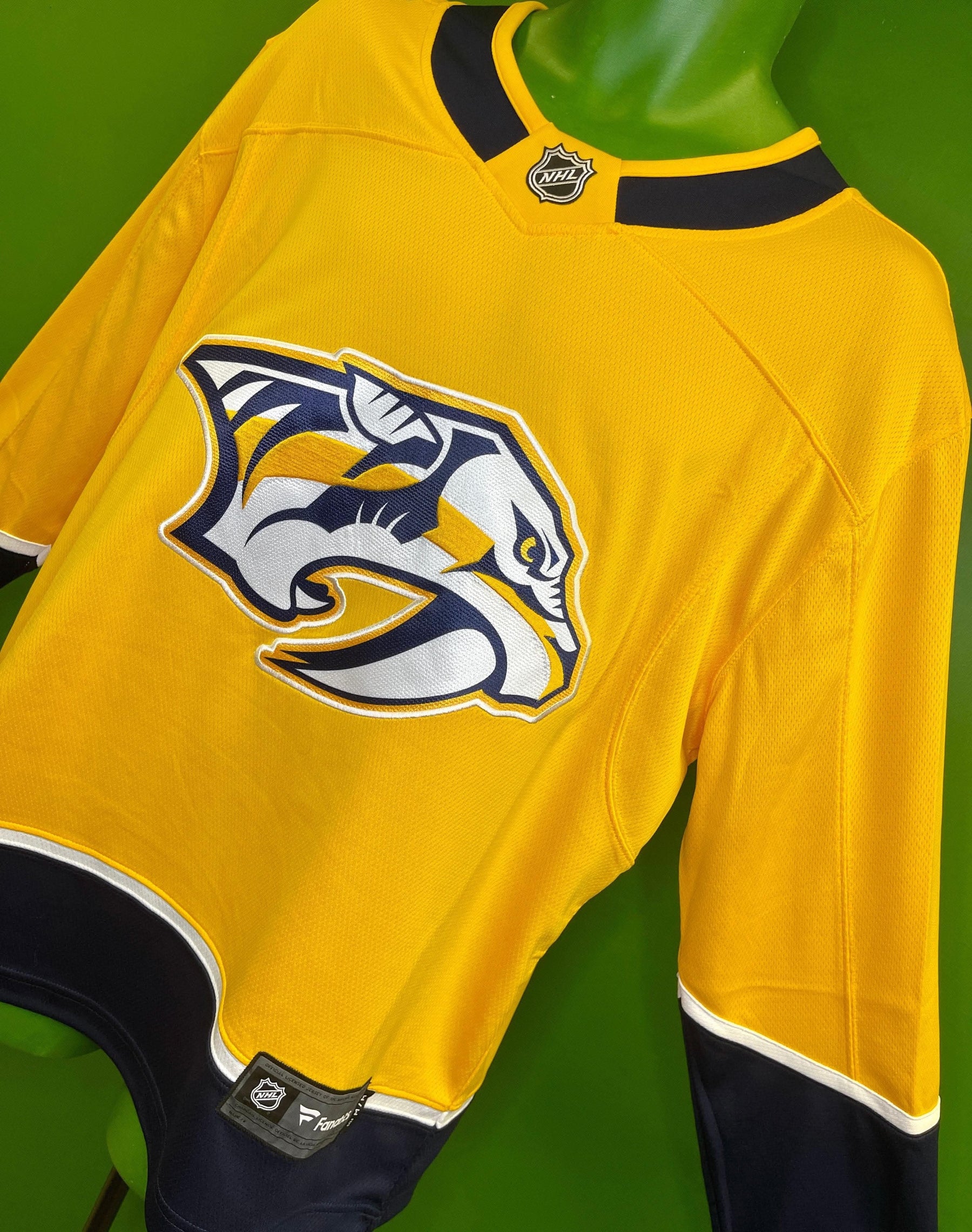 NHL Nashville Predators Fanatics Breakaway Jersey Stitched Men's Large NWT