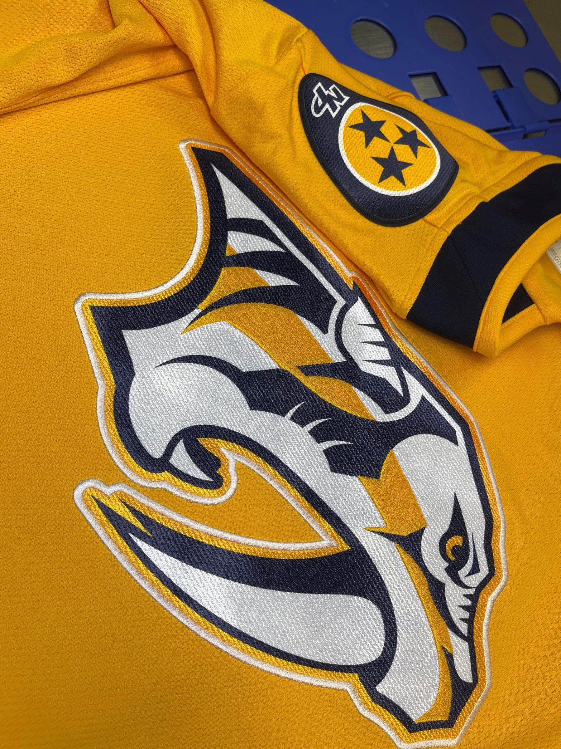 NHL Nashville Predators Fanatics Breakaway Jersey Stitched Men's Large NWT