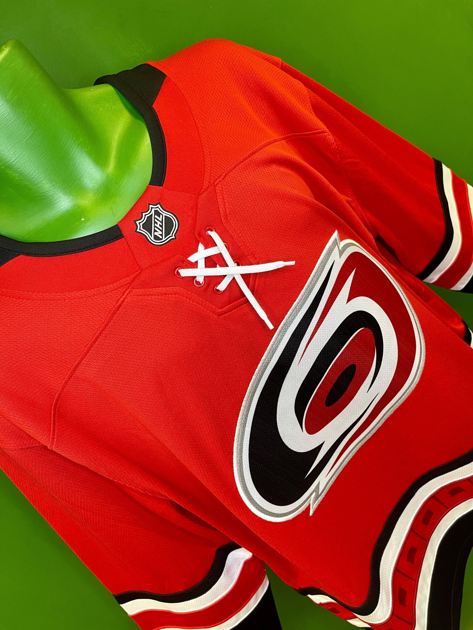 NHL Carolina Hurricanes Fanatics Breakaway Jersey Stitched Men's Medium NWT