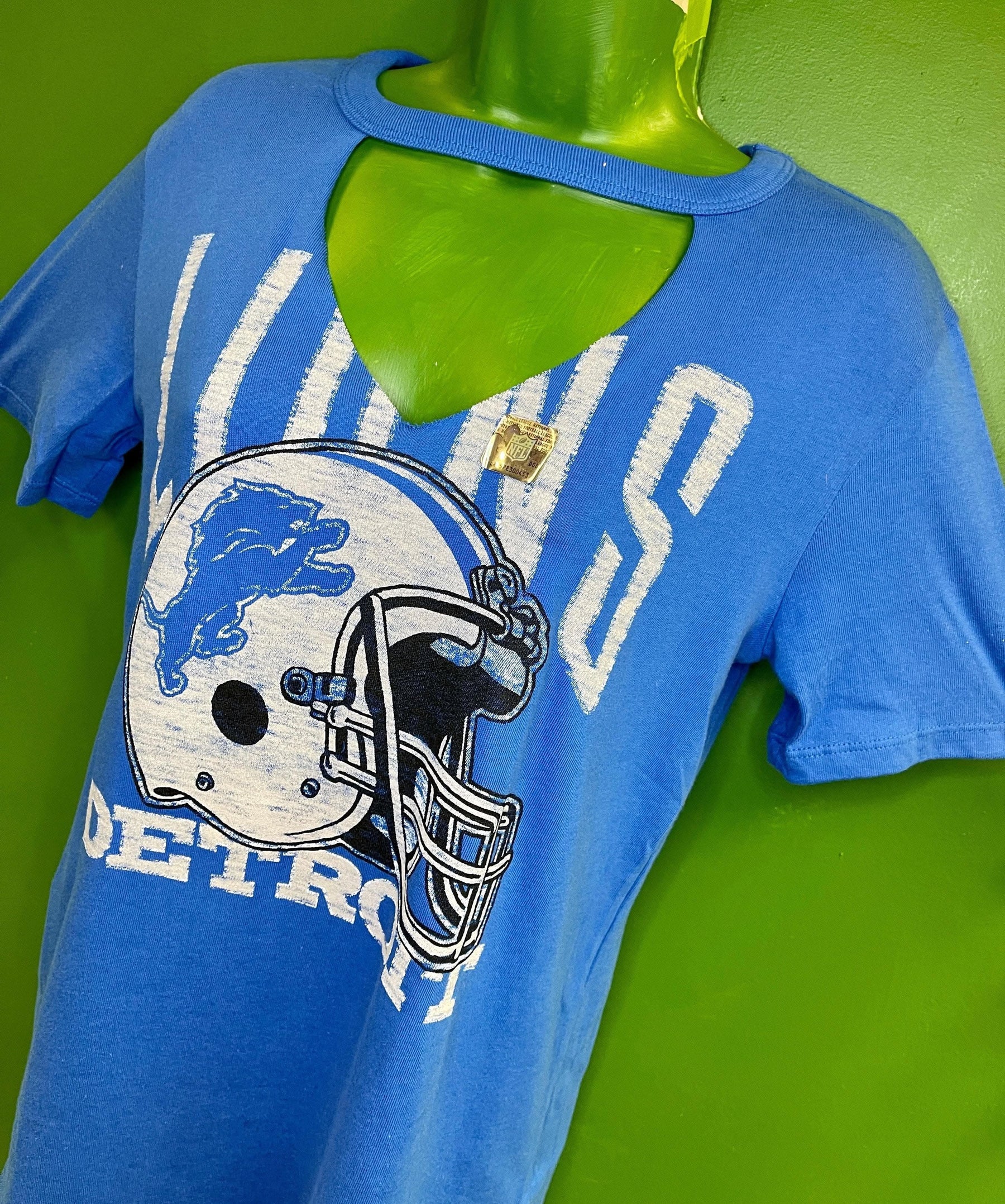 NFL Detroit Lions Junk Food Cut Out Fashion V-Neck T-Shirt Women's Small NWT